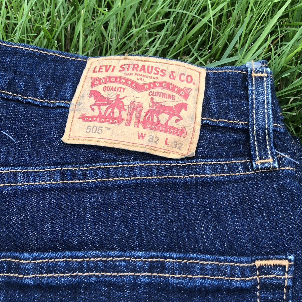 Levi's × Levi's Vintage Clothing Levi’s 505 denim jeans Size US 32 / EU 48 - 2 Thumbnail