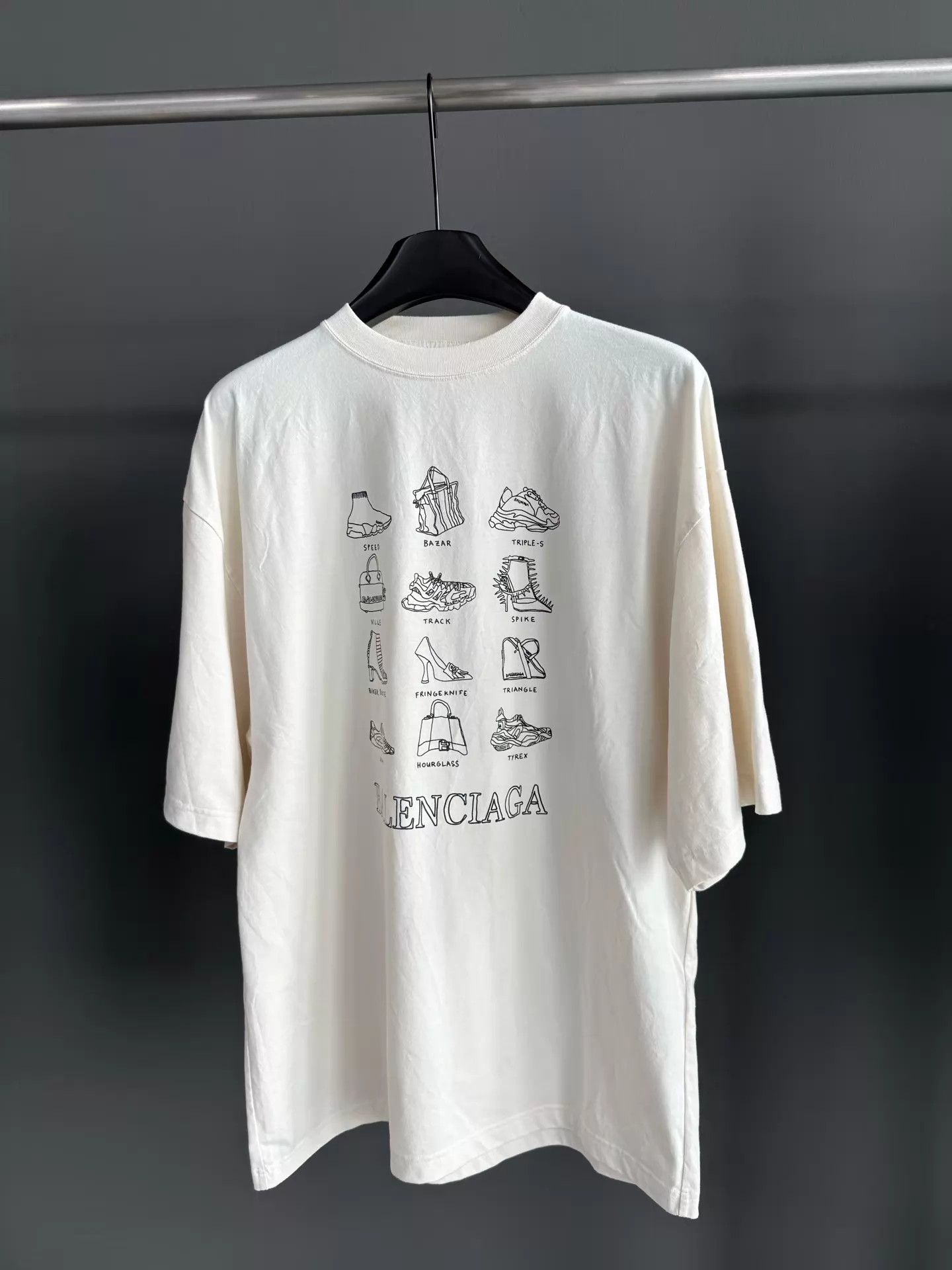 Balenciaga Balenciaga Chest Multi-Logo SS Tee XXS (180/185 Slim) Size US XXS / EU 40 - 1 Thumbnail