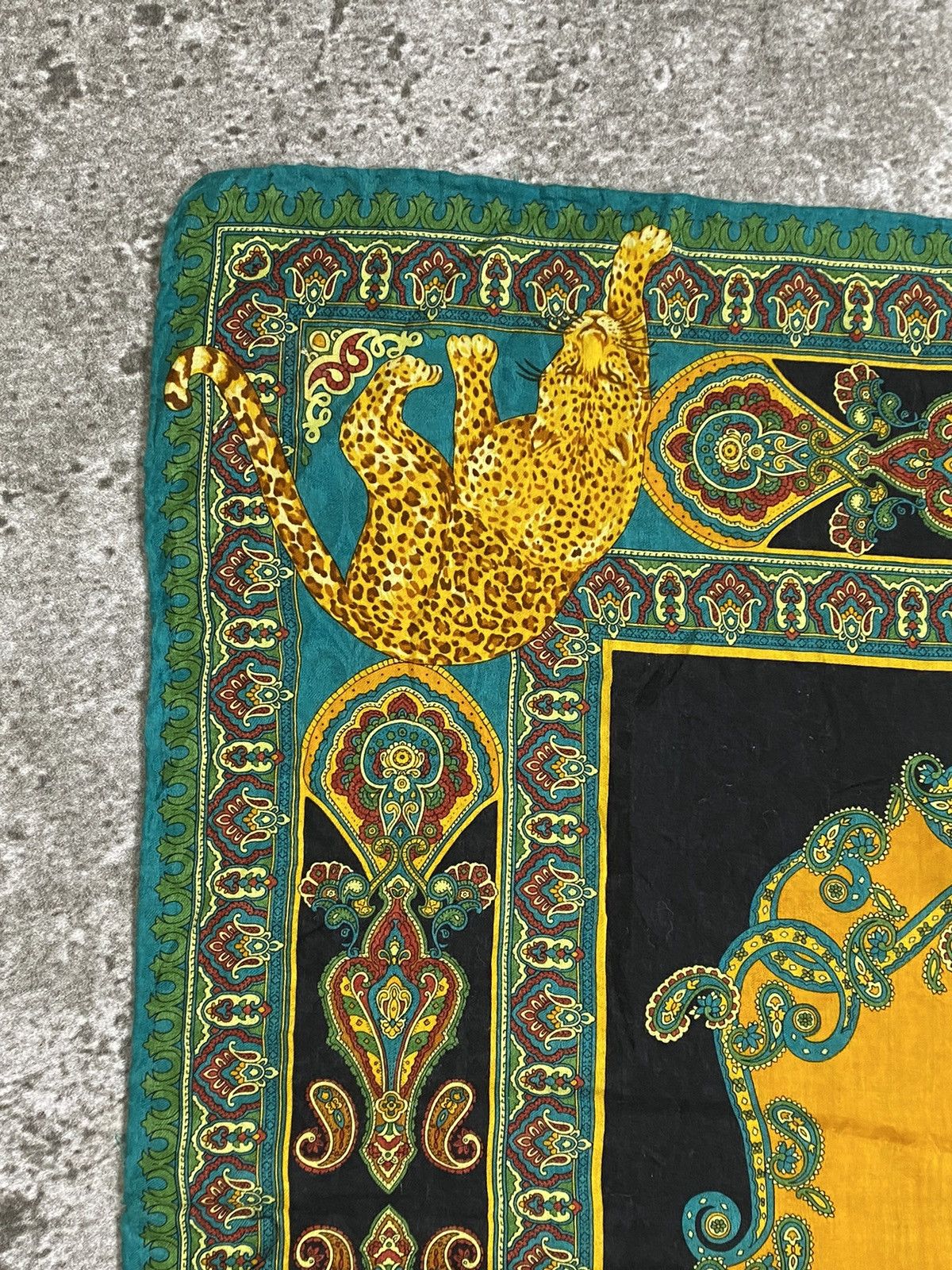 Versace Gianni Versace Handkerchief / Bandana / Neckerchief Size ONE SIZE - 5 Thumbnail