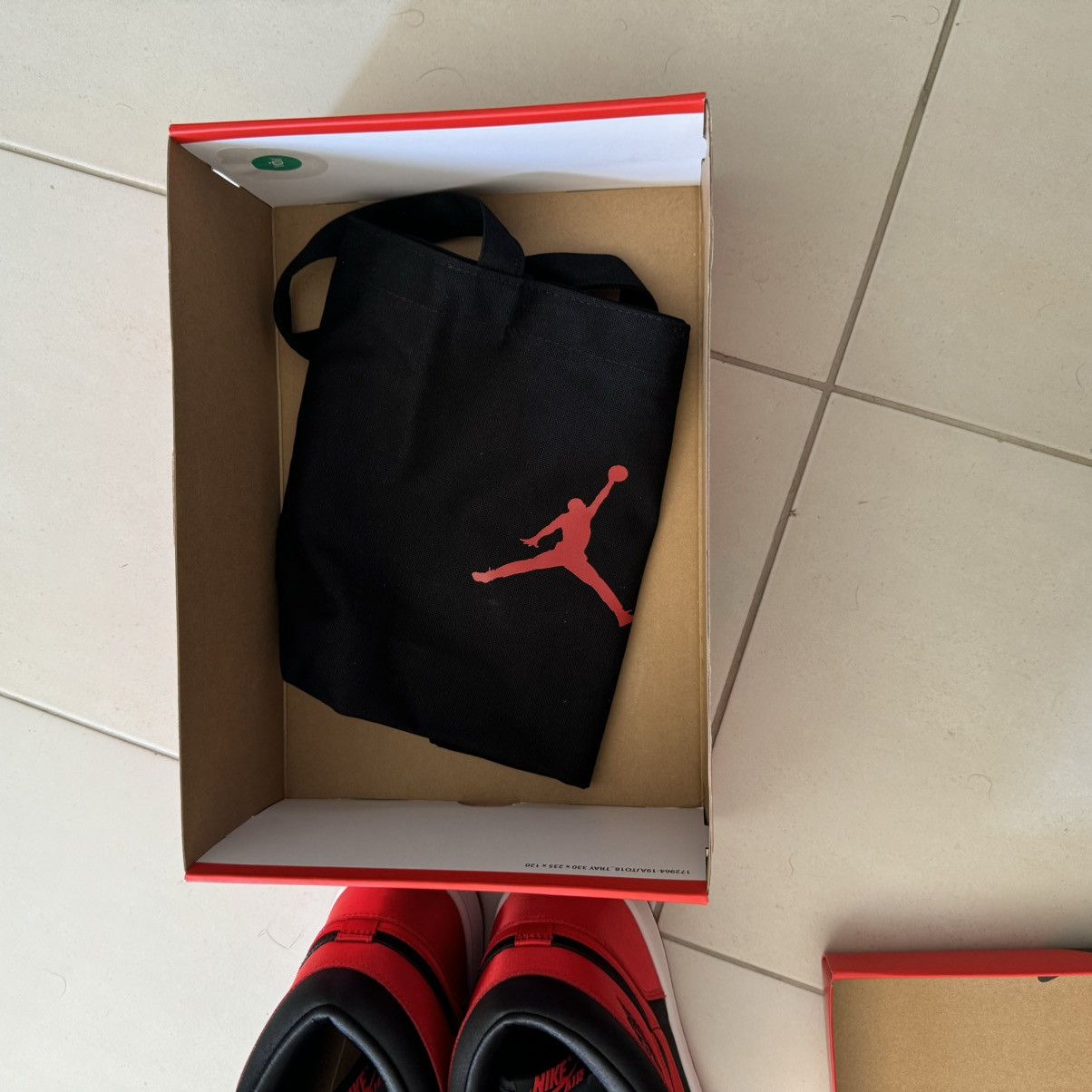 Jordan Brand × Nike Nike Air Jordan 1 Retro High Satin Bred Size US 10.5 / EU 43-44 - 9 Thumbnail