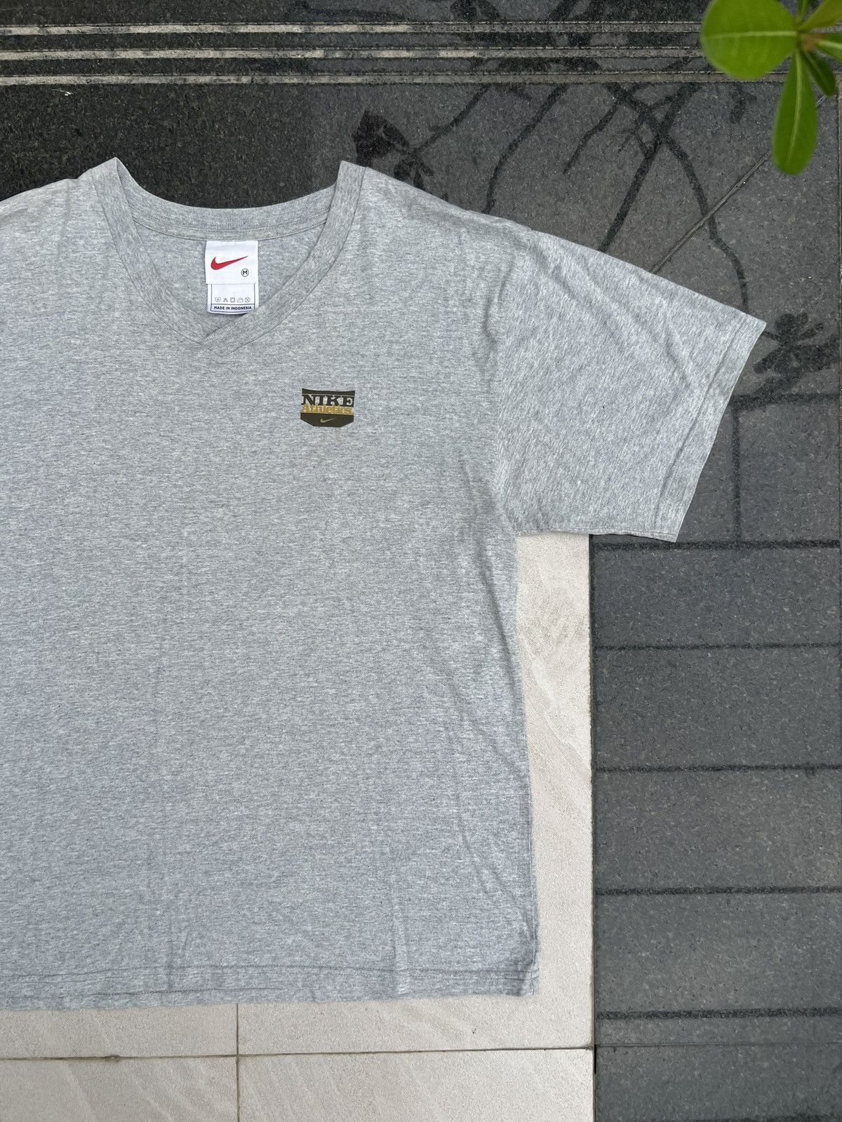 Nike 90s Nike Athletic Vintage Y2K Oversized Retro Tee T-Shirt Size US M / EU 48-50 / 2 - 3 Thumbnail