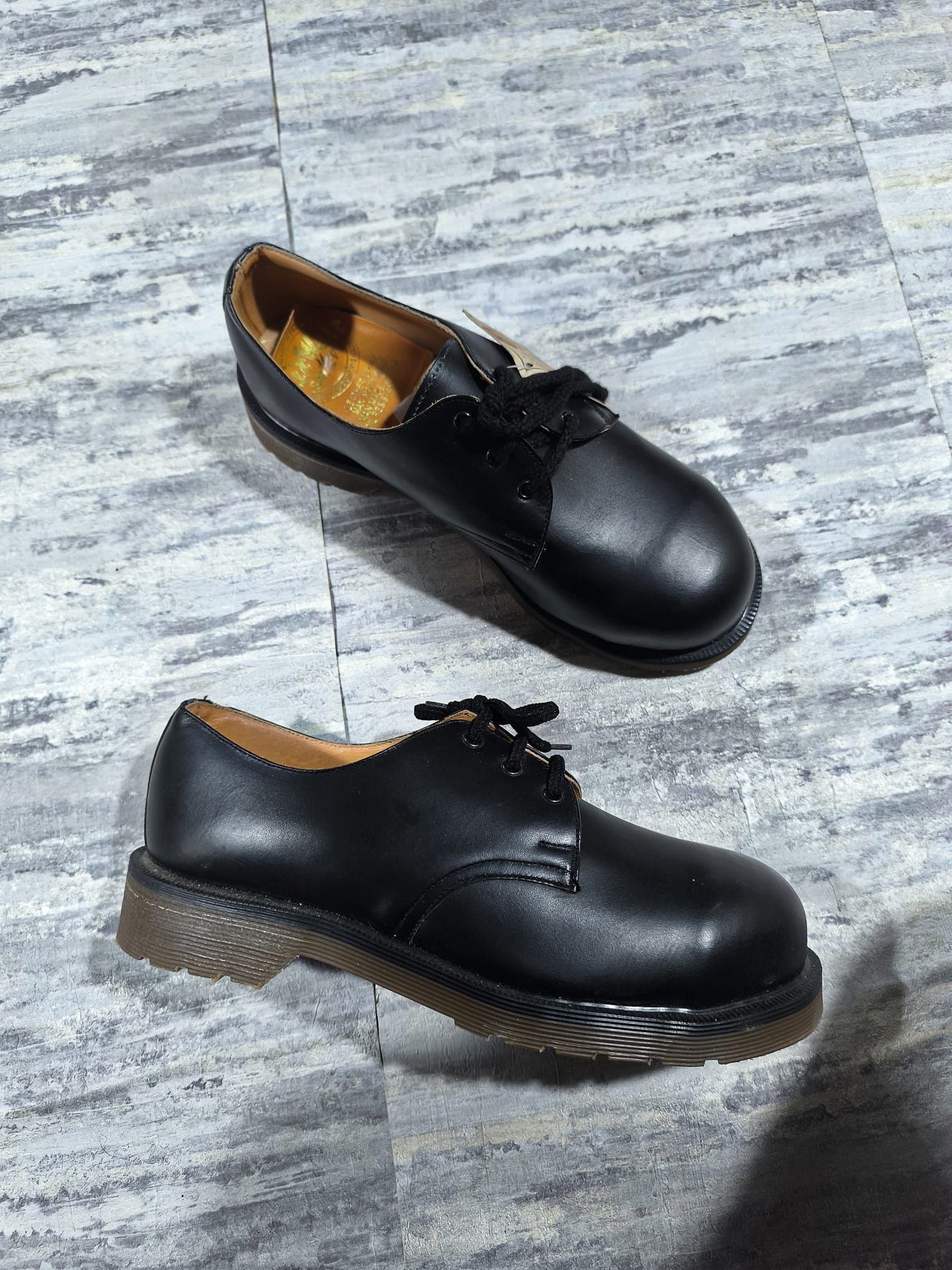 Dr. Martens VINTAGE MADE IN ENGLAND DR MARTENS STEEL CAP TOE SAFTEY Size US 7 / EU 40 - 4 Thumbnail
