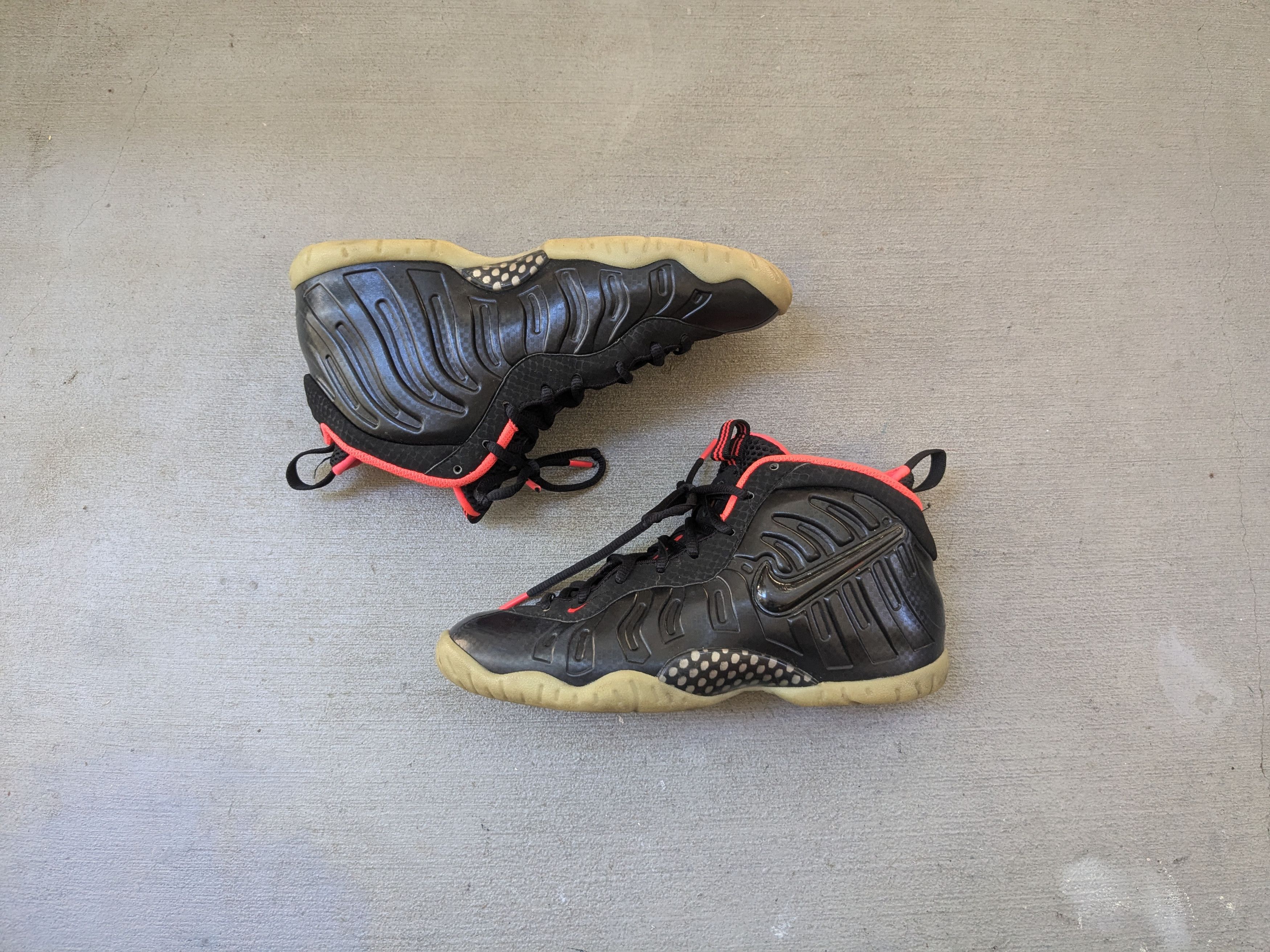 Nike Nike Air Youth Kids Foamposite Pro Yeezy 6.5Y 644792-001 Size US 6.5 / EU 39-40 - 1 Thumbnail