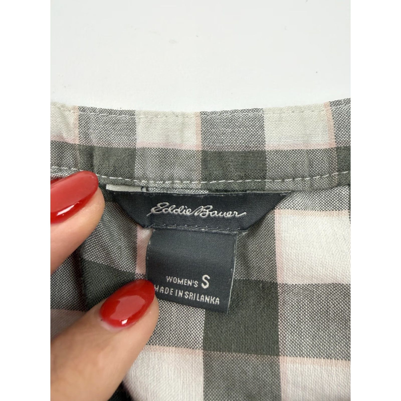 Eddie Bauer Eddie Bauer Blouse Womens Small Gray Gingham Sleeveless V Neck Cotton Blend Shirt Women S Gray Check Casual Lightweight Vintage No Size S / US 4 / IT 40 - 2 Thumbnail