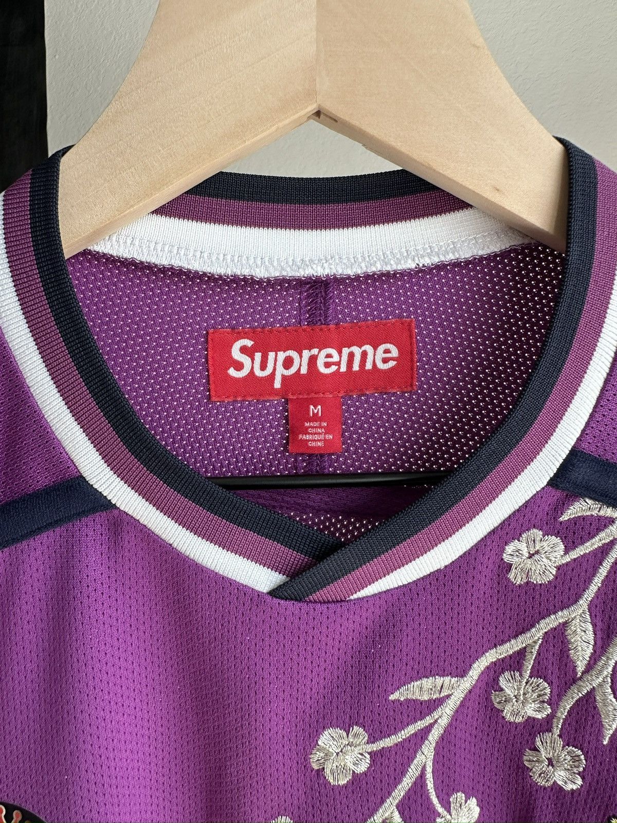 Supreme Floral Embroidered Soccer Jersey Purple Size US M / EU 48-50 / 2 - 6 Thumbnail