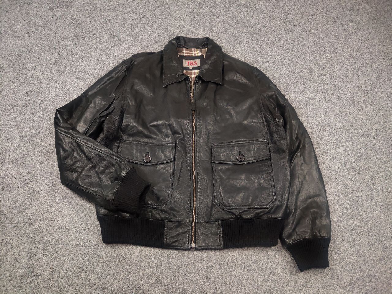 Vintage Vintage TRS leather bomber Jacket A-2 USAF Pilot Aviator USA Size US L / EU 52-54 / 3 - 3 Thumbnail
