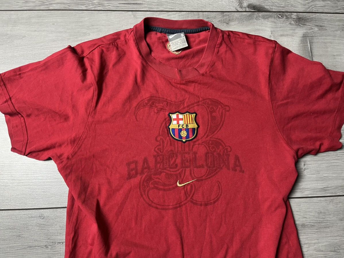Nike Vintage Nike FC Barcelona Tshirt center logo size Small Size US S / EU 44-46 / 1 - 3 Thumbnail