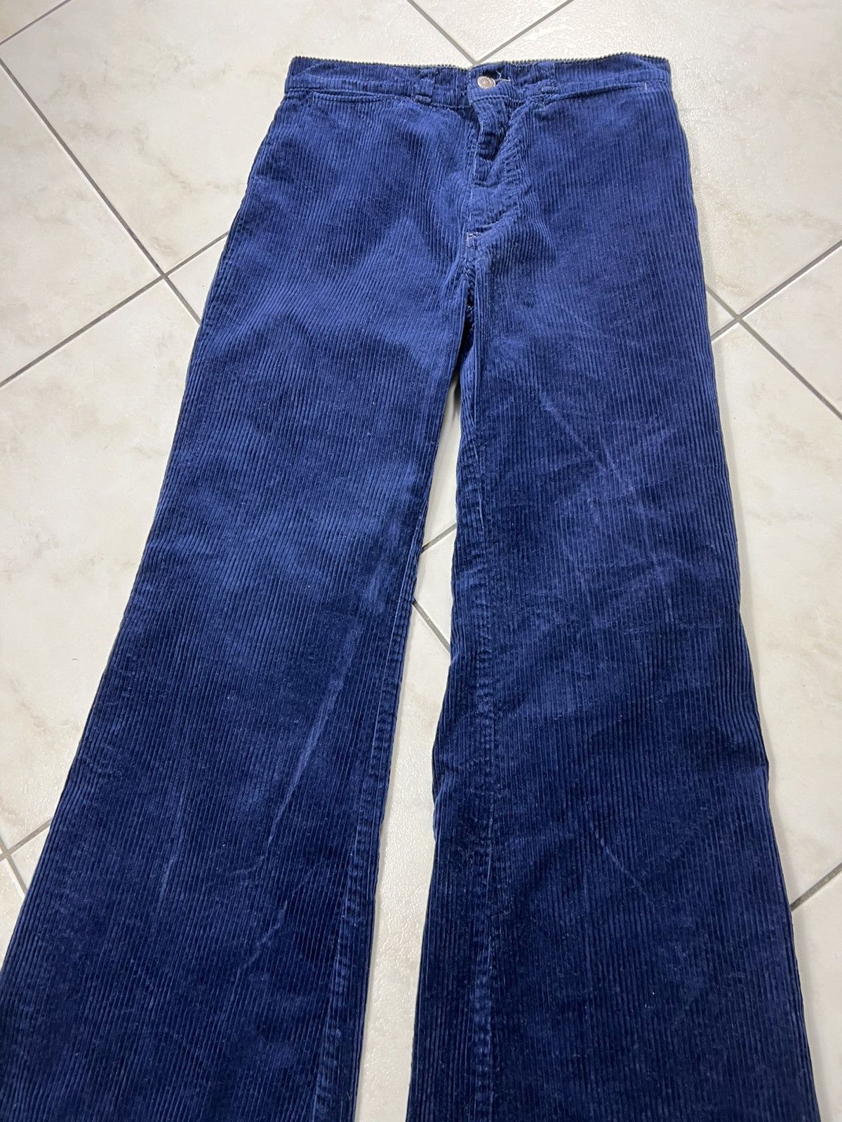 Levi's Vintage 70s Levi’s flared leg low waist y2k corduroy pants Size 27" / US 4 / IT 40 - 4 Thumbnail