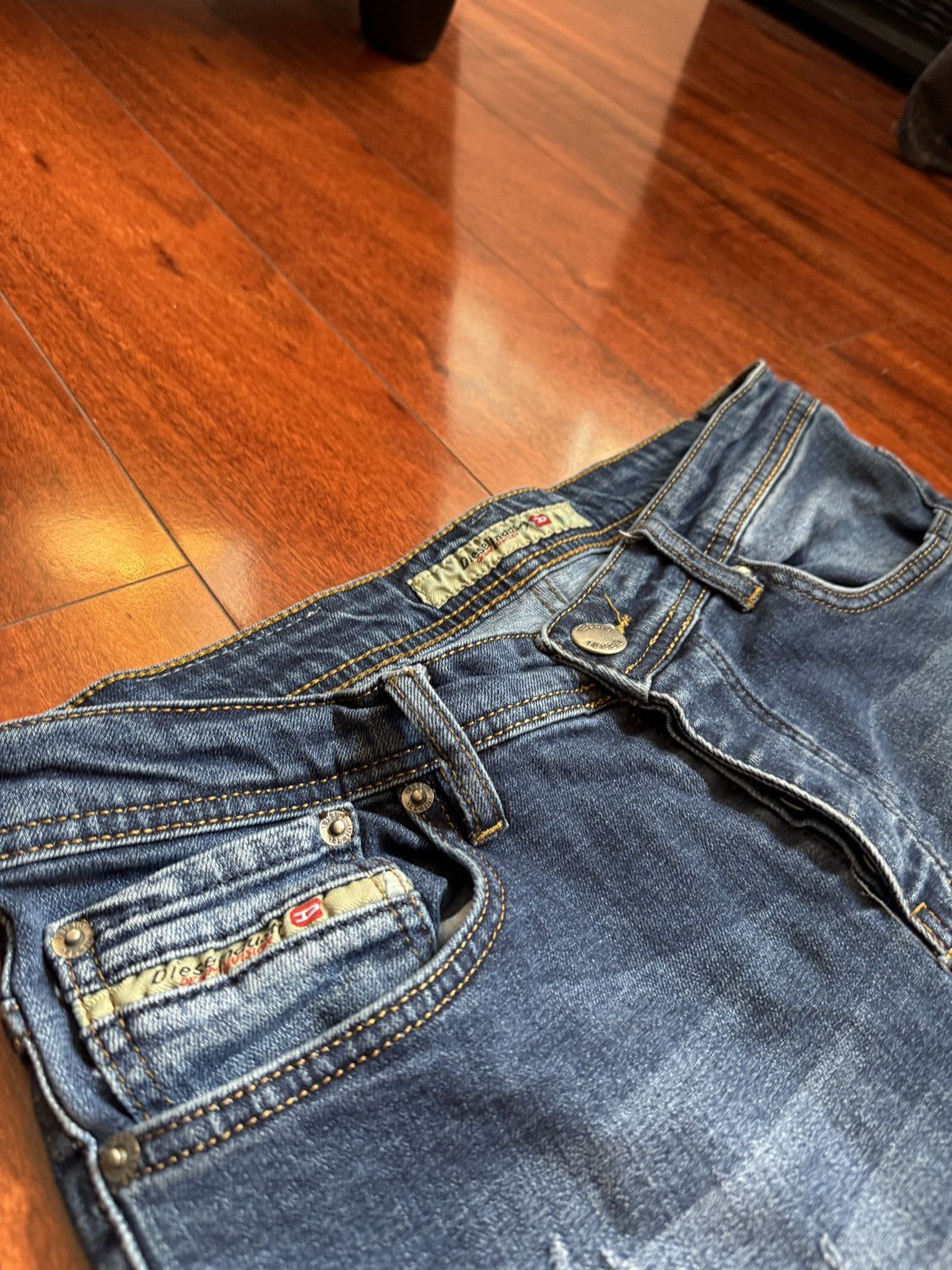 Diesel Vintage Diesel Thrashed Blue Jeans Size US 30 / EU 46 - 2 Thumbnail