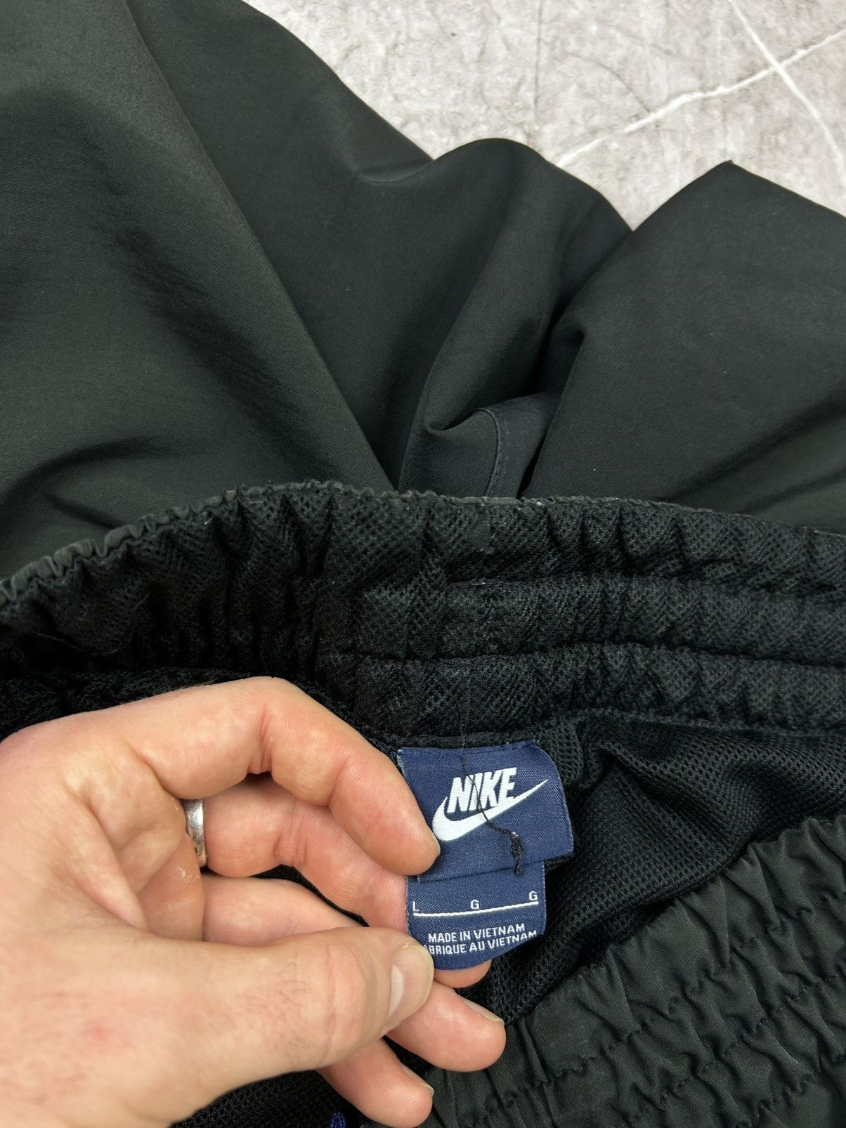 Nike Nike Vintage Track Pants Nylon Sweatpants Size US 34 / EU 50 - 6 Thumbnail
