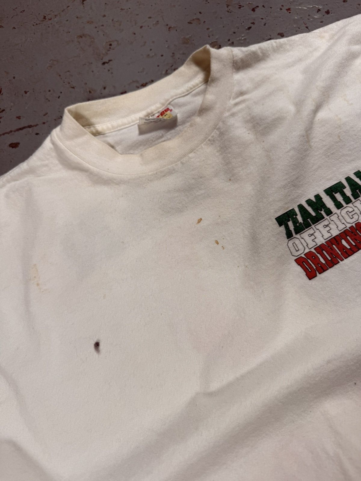 Vintage Vintage 1996 Distressed Official Italian Drinking Team Tee Size US XL / EU 56 / 4 - 6 Thumbnail