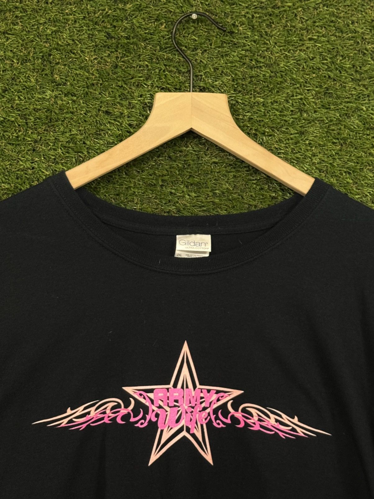 Gildan Vintage Gildan Army Wife Tribal Y2K Flame Pink Tee 2XL XXL Size US XXL / EU 58 / 5 - 2 Thumbnail