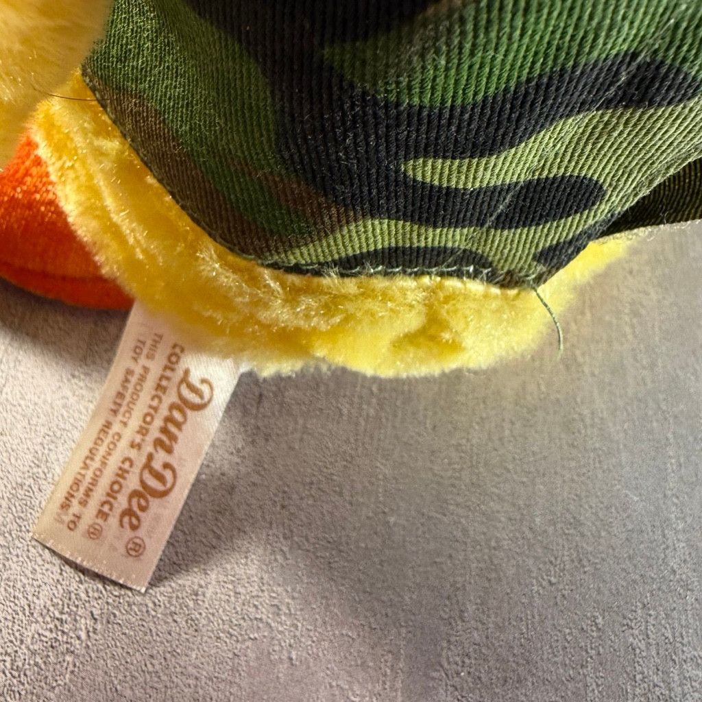 J Brand RARE-Dan Dee PlushChristmasChicken Size 26 - 7 Thumbnail