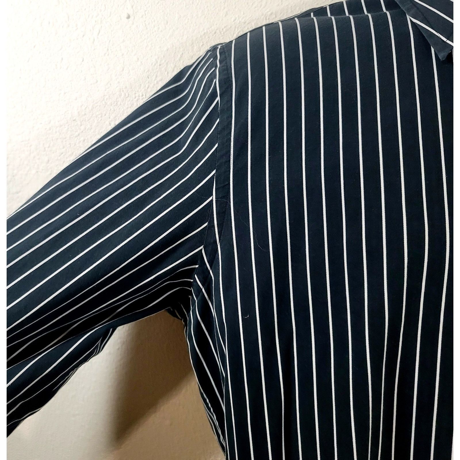 Express Express 1MX Black White Stripe Button Shirt Medium 15 15.5 Size US M / EU 48-50 / 2 - 5 Thumbnail