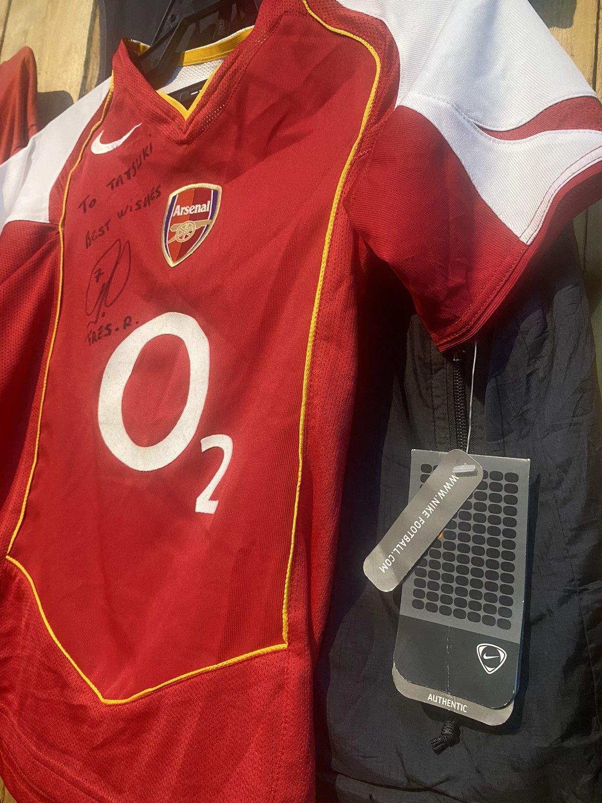 Nike VINTAGE Nike Arsenal Football Signed By Robert Pires Size US XS / EU 42 / 0 - 16 Thumbnail