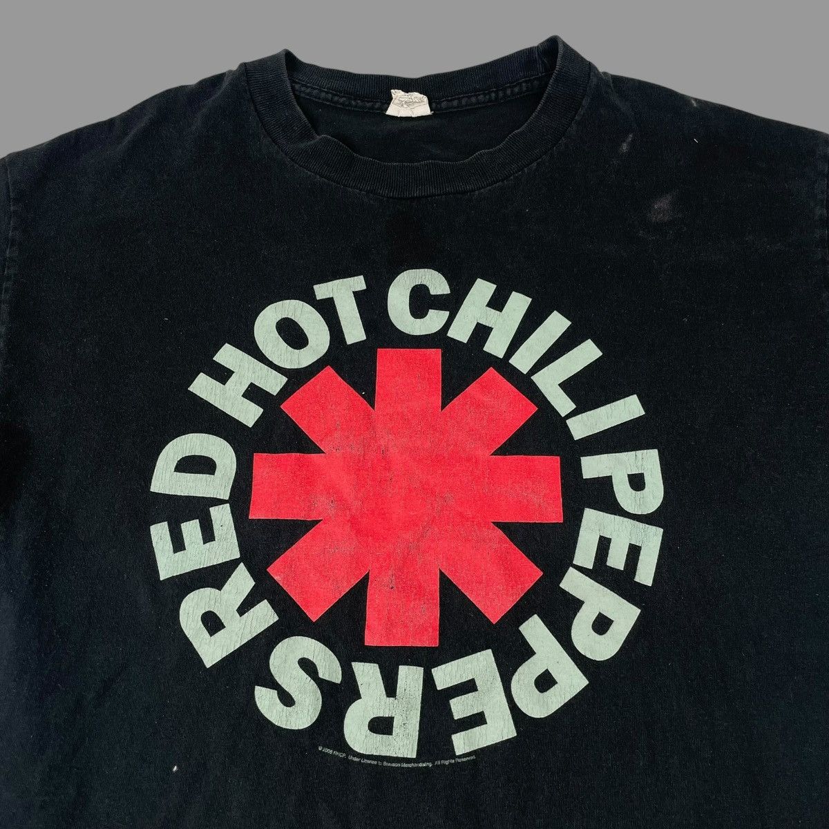 Band Tees × Vintage Vintage Y2K Red Hot Chili Peppers band tee Size US L / EU 52-54 / 3 - 4 Thumbnail