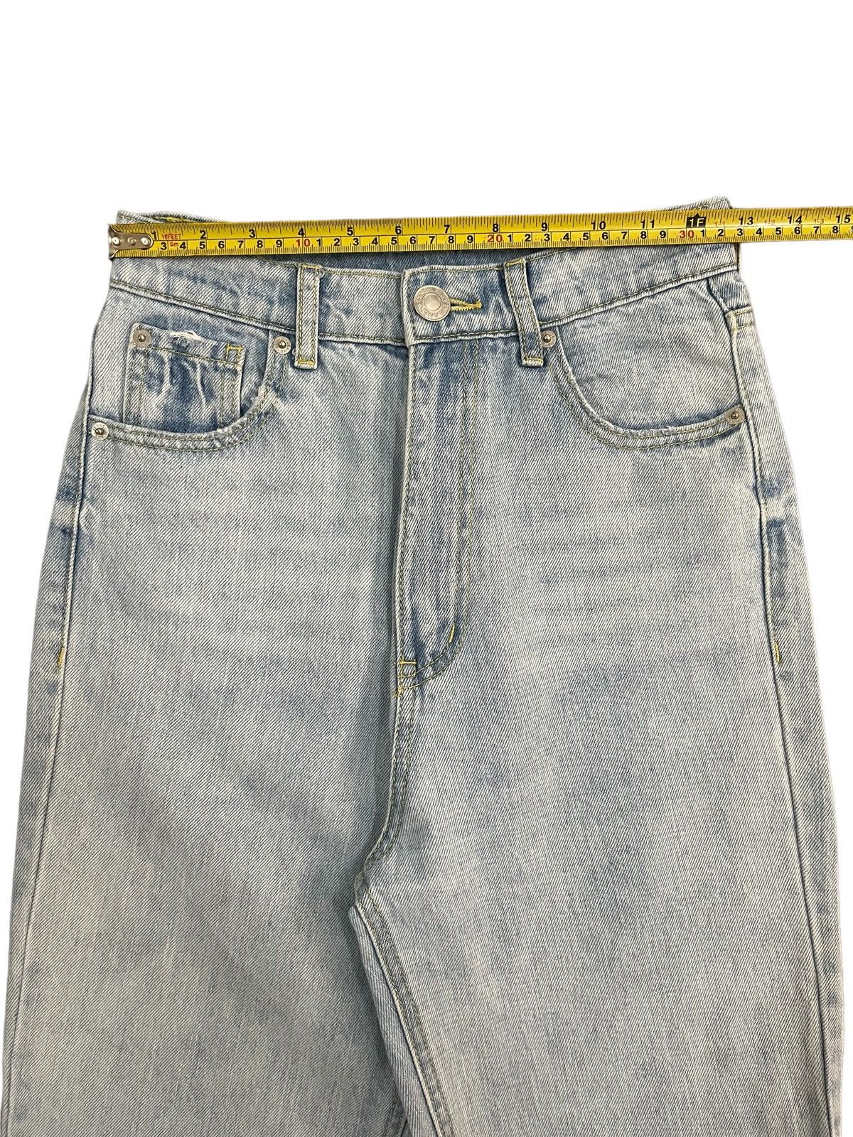 Japanese Brand Vintage Japanese Brand Light Blue Wash Distress Flare Jeans Size 25" / US 0 / IT 36 - 10 Thumbnail