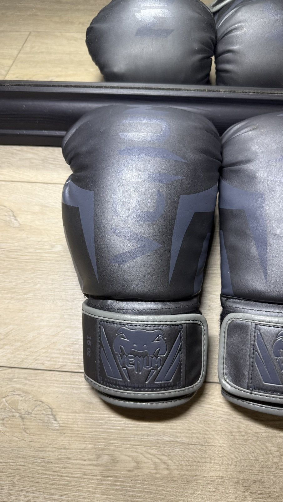 Other Grey Venum Elite Boxing Gloves Size ONE SIZE - 2 Thumbnail