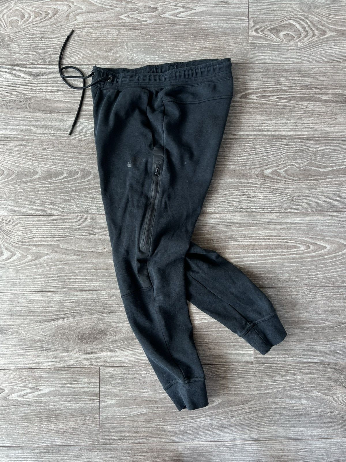 Nike Nike Tech Fleece Big Zip Pocket Triple Black Sweatpants Size US 30 / EU 46 - 1 Thumbnail