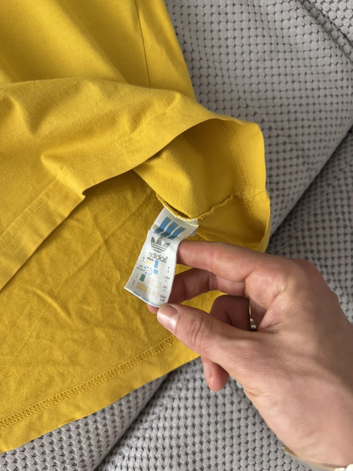 Adidas Adidas Vintage Big Logo Yellow T Shirt Size US L / EU 52-54 / 3 - 6 Thumbnail
