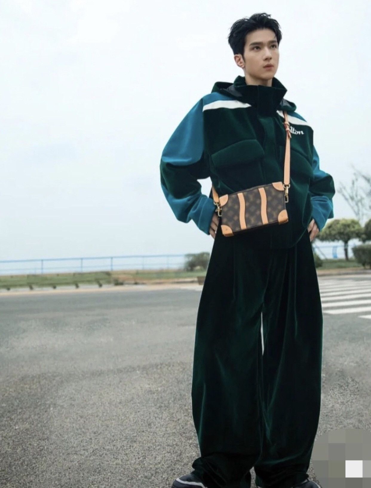 Louis Vuitton Louis Vuitton LV lake green velvet jacket 2412-Nextarrow Size US L / EU 52-54 / 3 - 3 Thumbnail