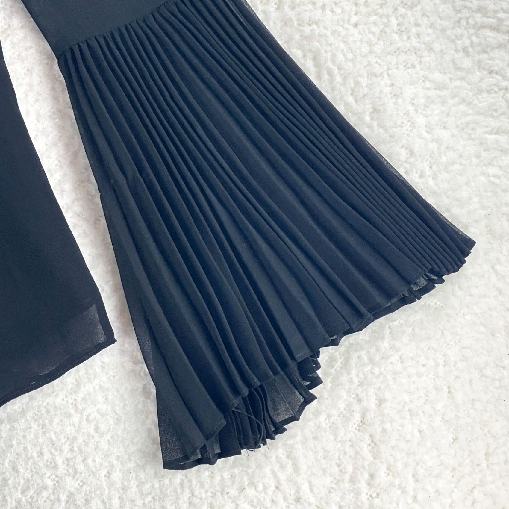 White House Black Market White House Black Market Shirt Womens Size 0 Pleated Chiffon Bell Sleeve Black Shirt Womens 0 Pleated Chiffon Bell Sleeve Black Size XS / US 0-2 / IT 36-38 - 5 Thumbnail