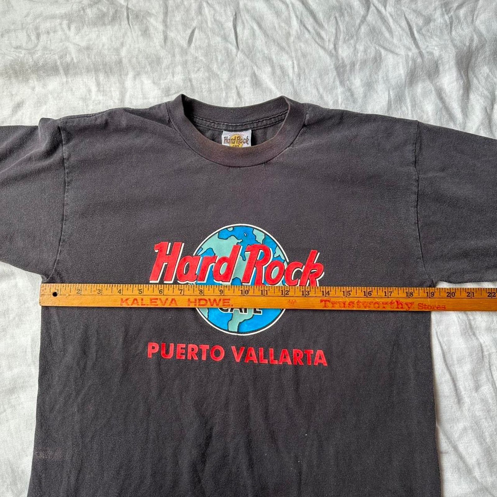 Vintage Vintage 80s black faded hard rock shirt Size US M / EU 48-50 / 2 - 5 Thumbnail
