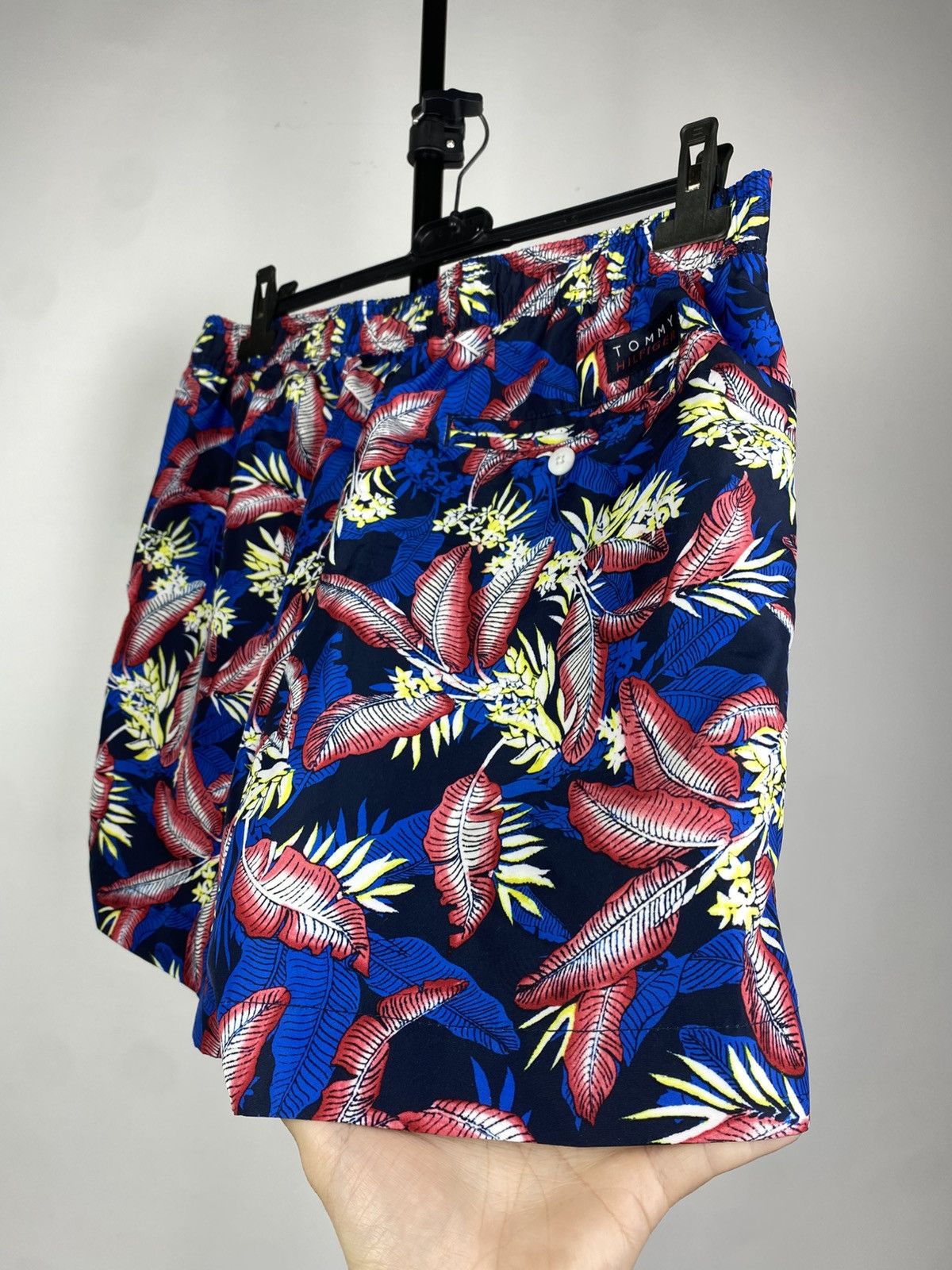 Tommy Hilfiger × Vintage Vintage 00s Tommy Hilfiger OVER PRINT Surf style Shorts Size US 34 / EU 50 - 6 Thumbnail