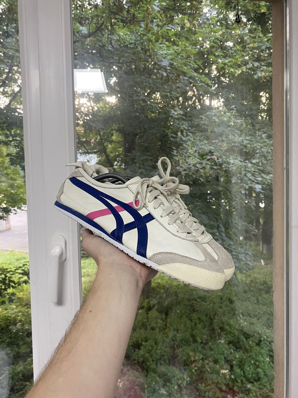 Asics Vintage Asics Tiger Onitsuka White Sneakers Size US 10 / EU 43 - 1 Thumbnail