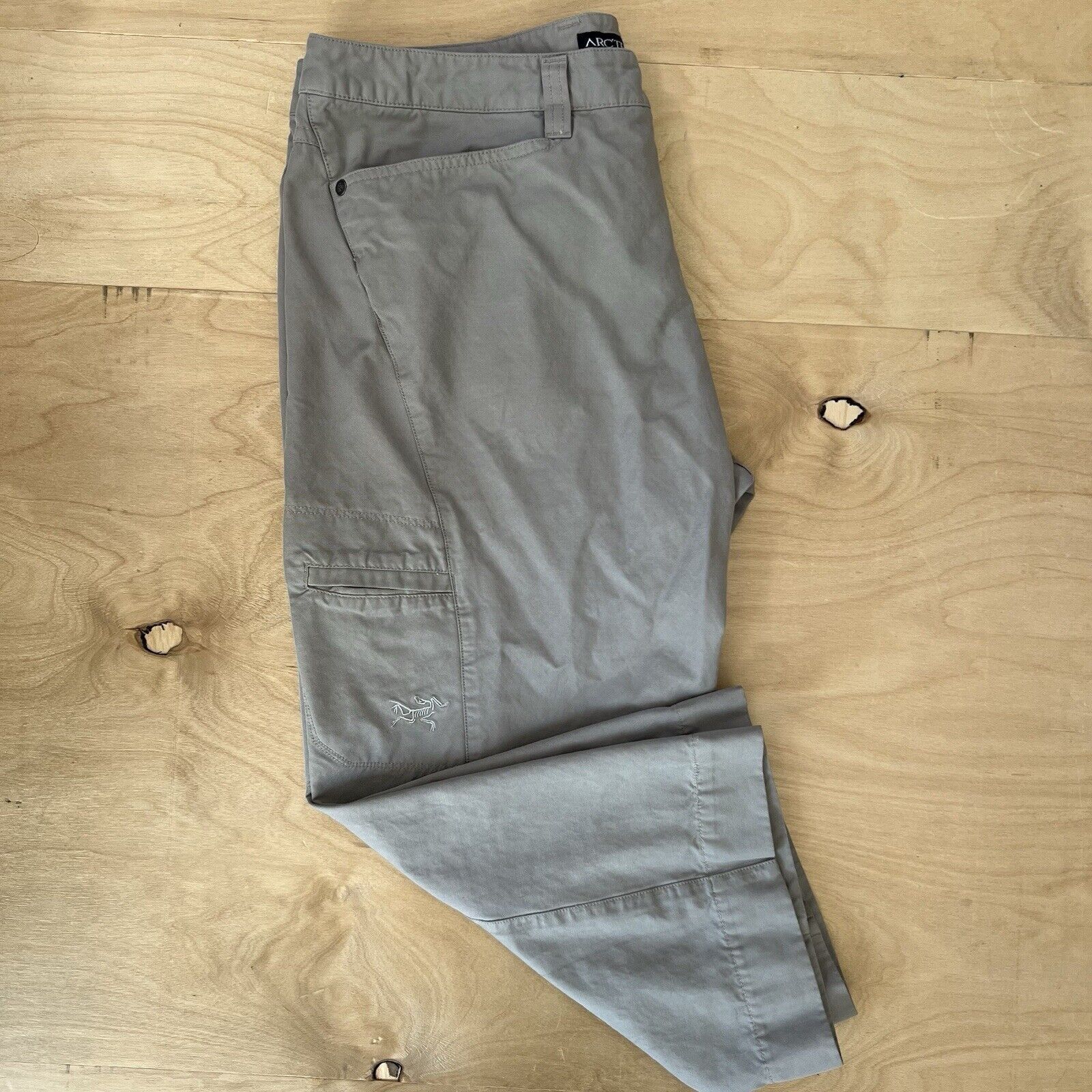 Arc'teryx Arc'teryx Cropped Pants Women's 12 Khaki Outdoors Casual Size 33" - 2 Thumbnail