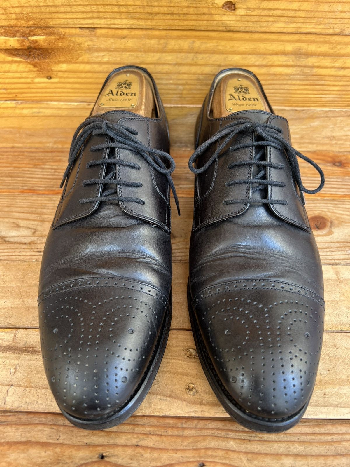 Gucci Gucci Black Leather Lace-up Perforated Cap Toe Dress Shoes Size US 8 / EU 41 - 2 Thumbnail