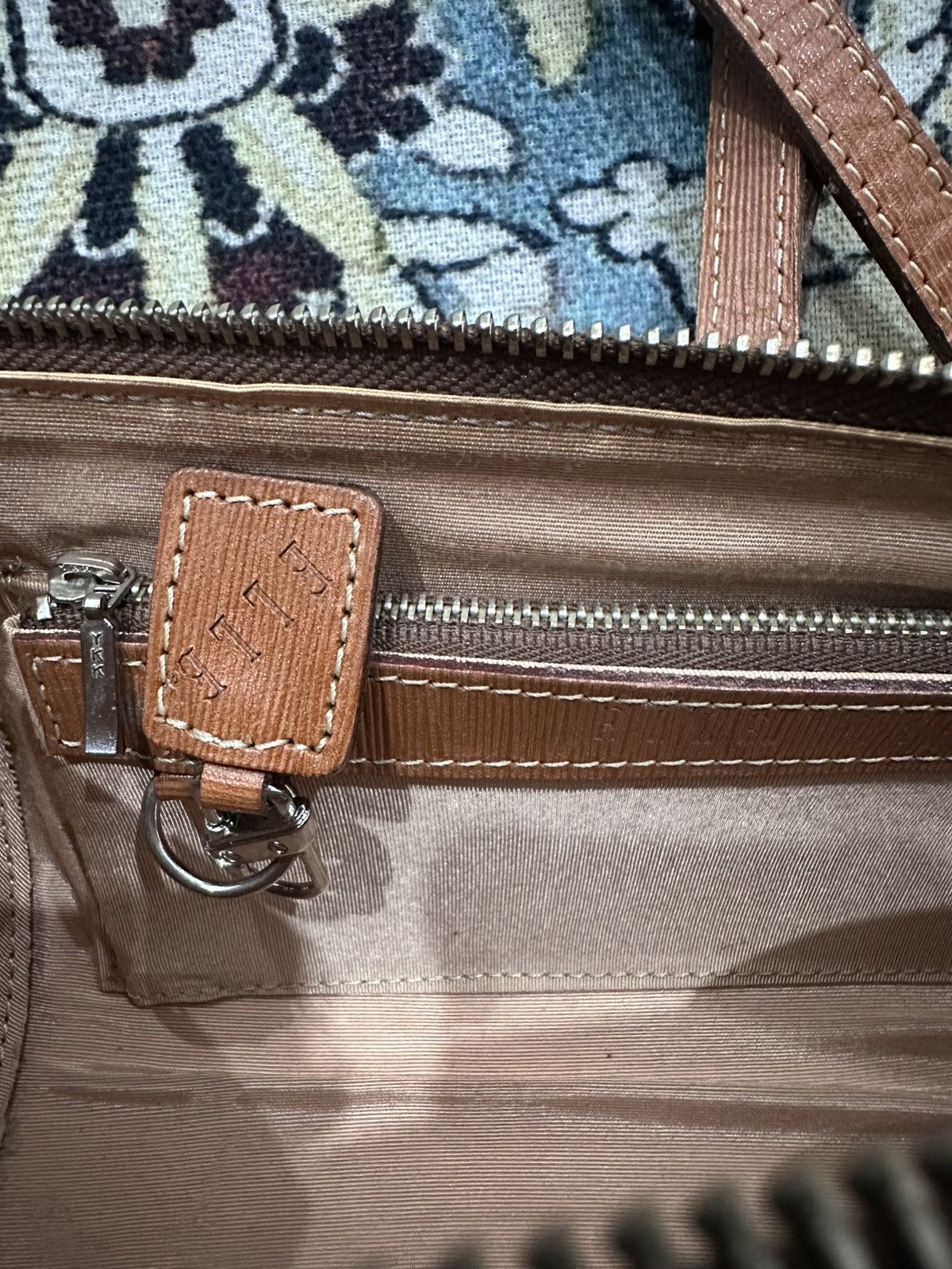 Japanese Brand × Other × Vintage ELLE PARIS CYLINDER LEATHER BAG Size ONE SIZE - 8 Thumbnail