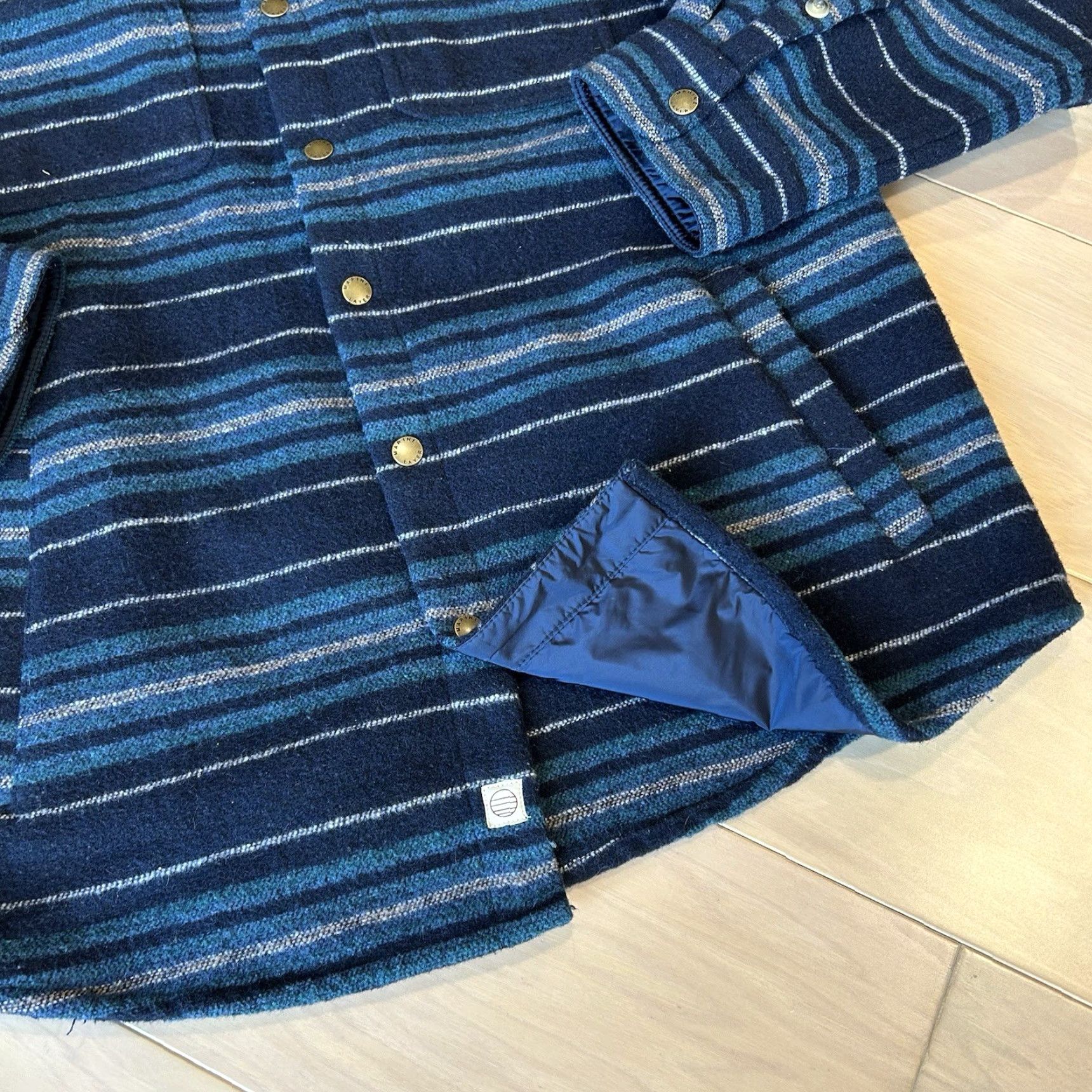 Marine Layer Marine Layer Shirt Jacket Striped Snap Dark Navy L Men's Regular Blue 100% Recycled Polyester Heavyweight Pockets Collared Button-Up Vintage No Size US L / EU 52-54 / 3 - 2 Thumbnail