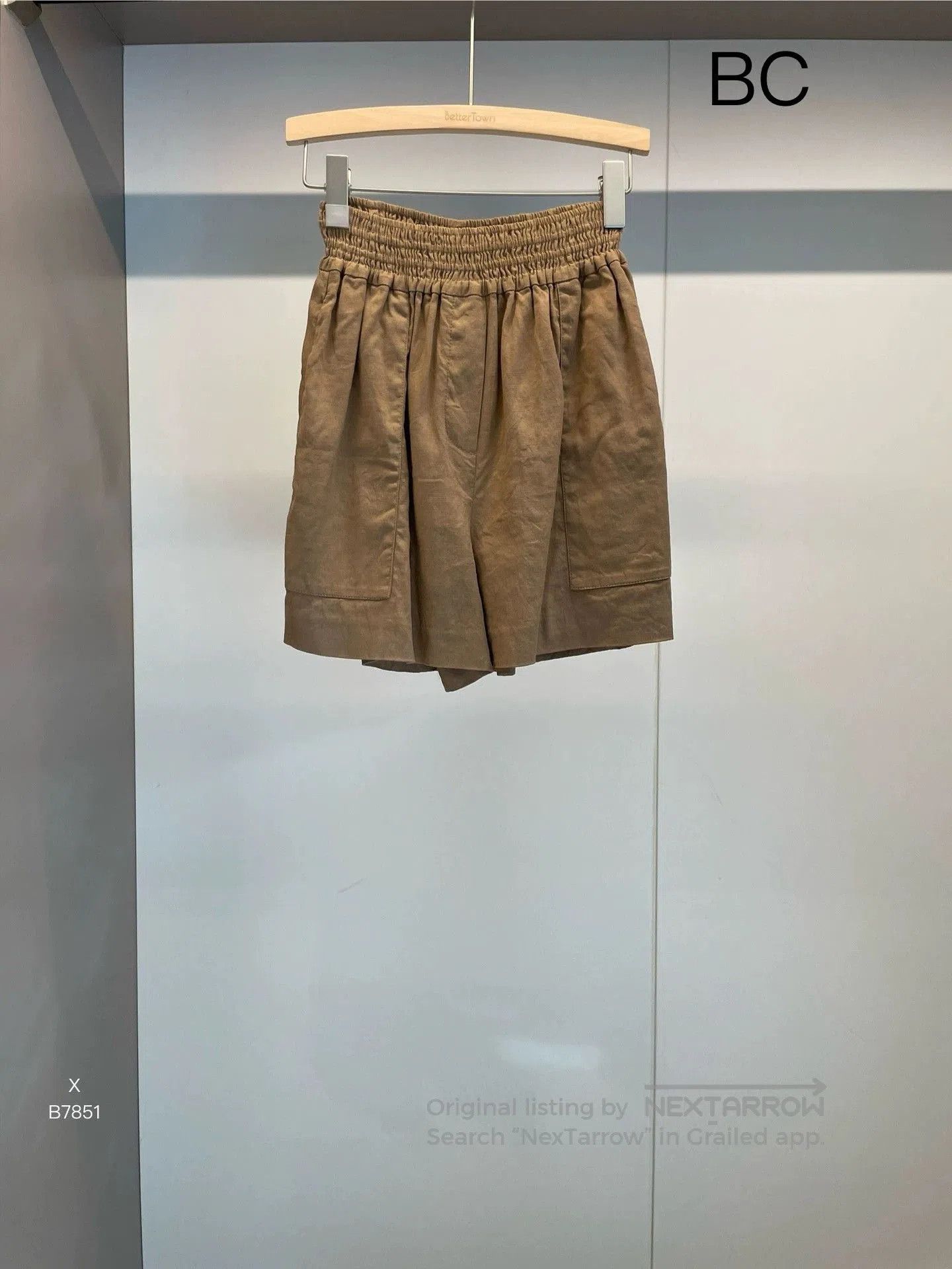 Brunello Cucinelli Brunello Cucinelli Beige Shorts Size 36. Size US 36 / EU 52 - 1 Thumbnail