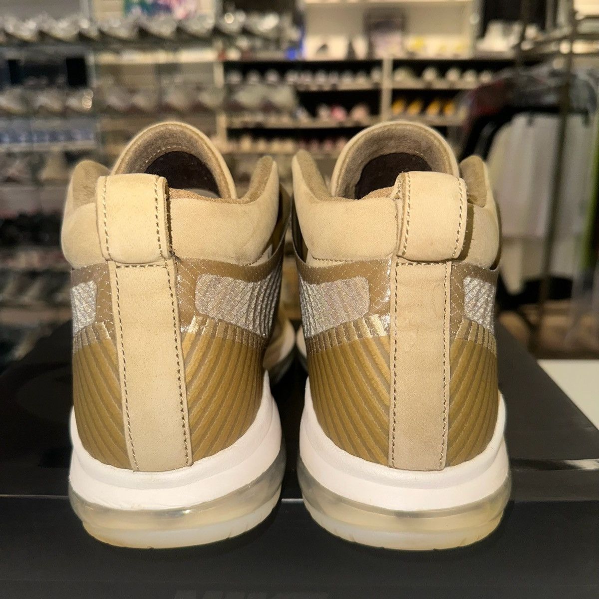 Nike Size 10 - Nike LeBron Icon QS x John Elliott Parachute 2019 Size US 10 / EU 43 - 3 Thumbnail