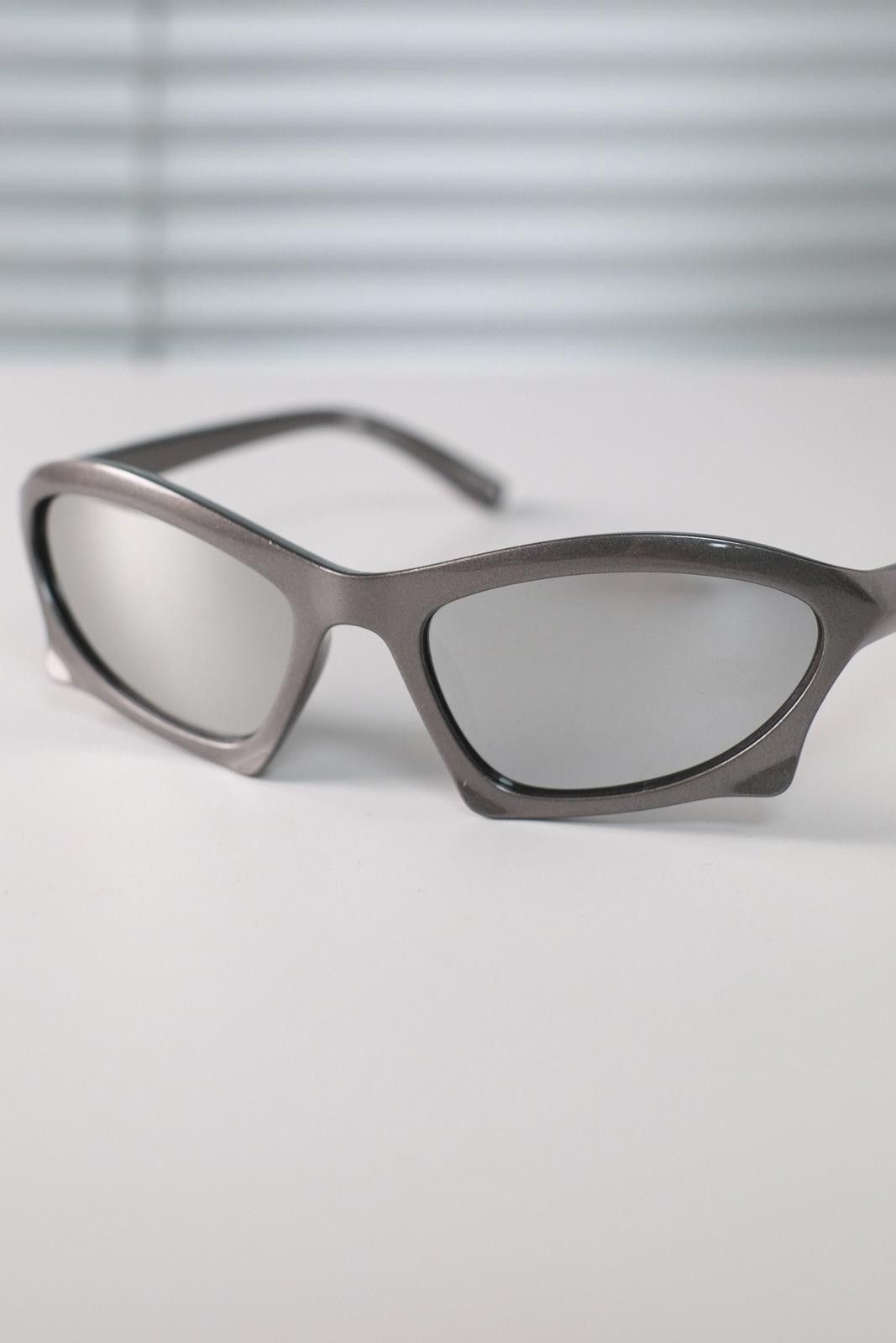 Other Y2k Avant Garde Futuristic Gunmetal Sunglasses Unisex OS Size ONE SIZE - 3 Thumbnail
