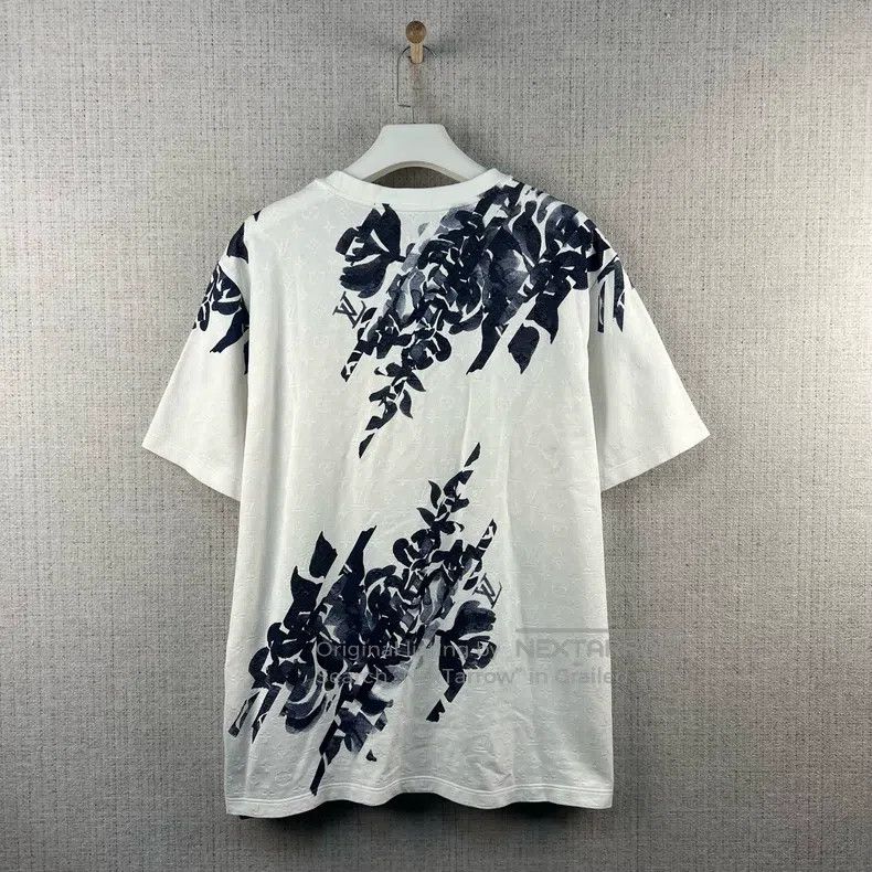 Louis Vuitton Louis Vuitton size 4l SS22 Plant Floral Embroidery Crew Nec Size US M / EU 48-50 / 2 - 2 Thumbnail