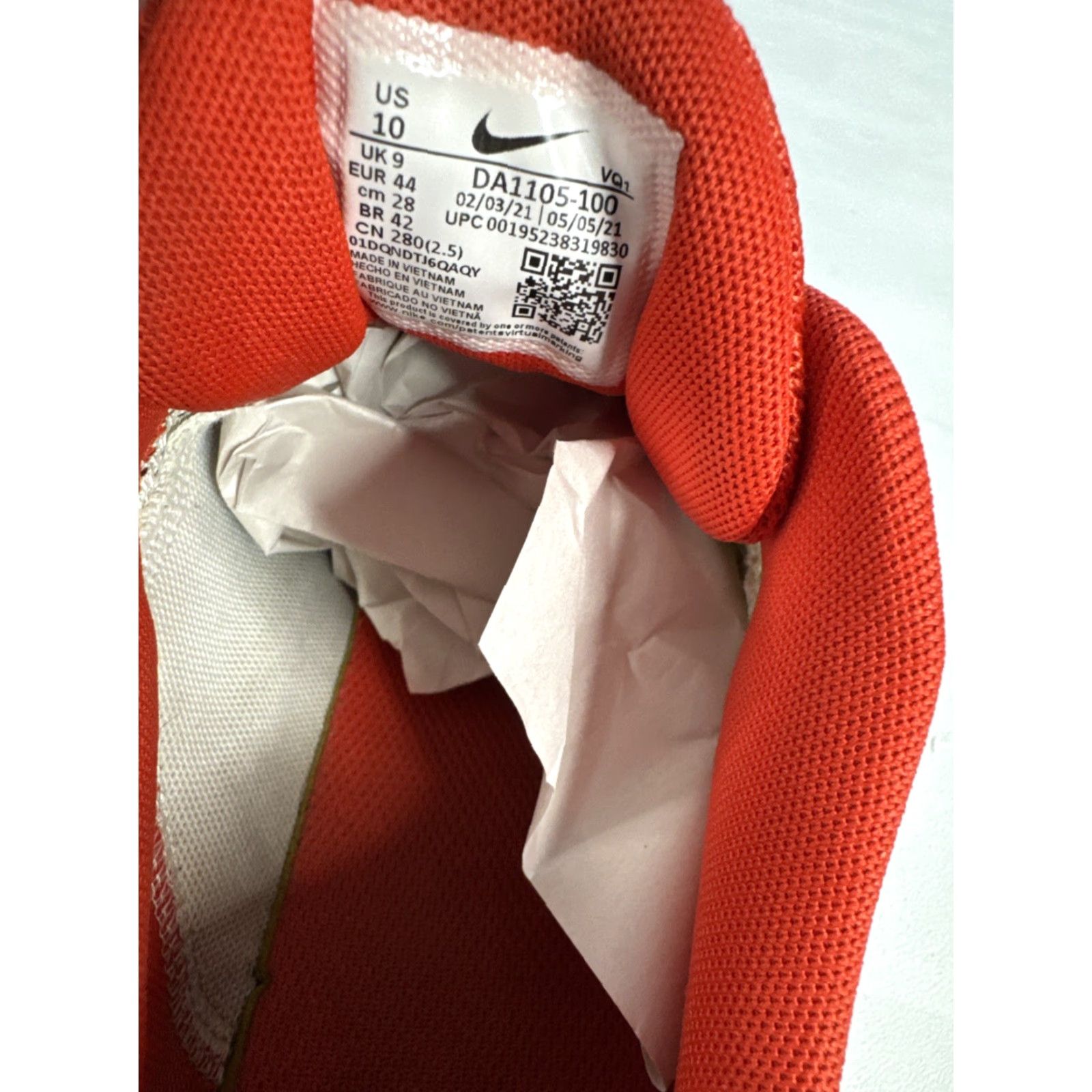 Nike Nike Quest 4 DA1105-100 Low Top Running Sneakers Shoes Mens US Size 10 White Red Size US M / EU 48-50 / 2 - 7 Thumbnail