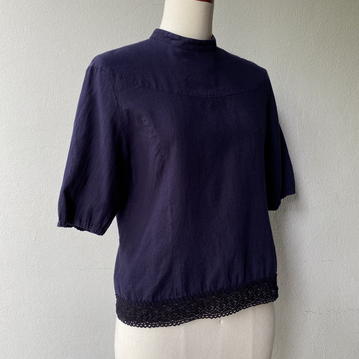 Issey Miyake I.S. Dark Navy Back Button Blouse with Lace Hem Size M / US 6-8 / IT 42-44 - 4 Thumbnail