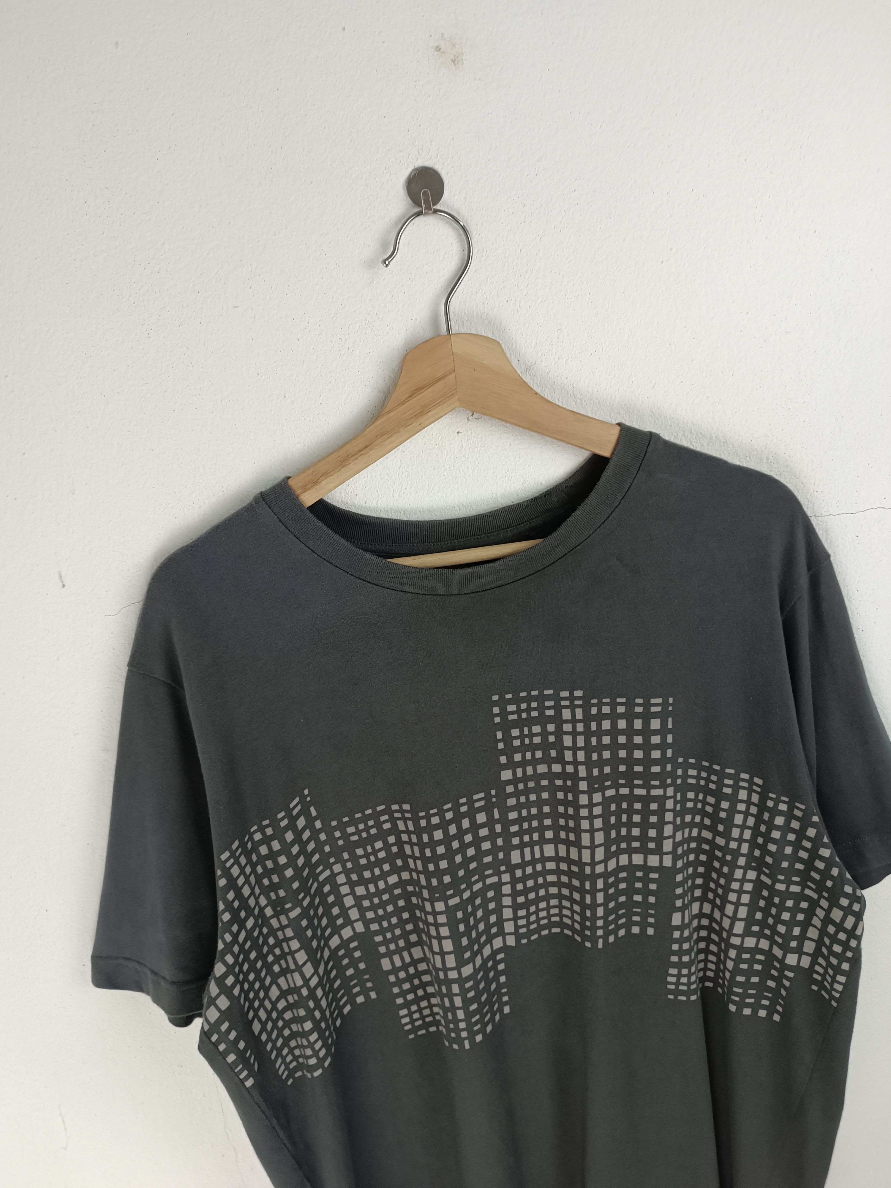 Vintage VINTAGE GEORGE SOWDEN GEOMETRY ART PATTERN DISTERSSED TEE Size US XL / EU 56 / 4 - 5 Thumbnail
