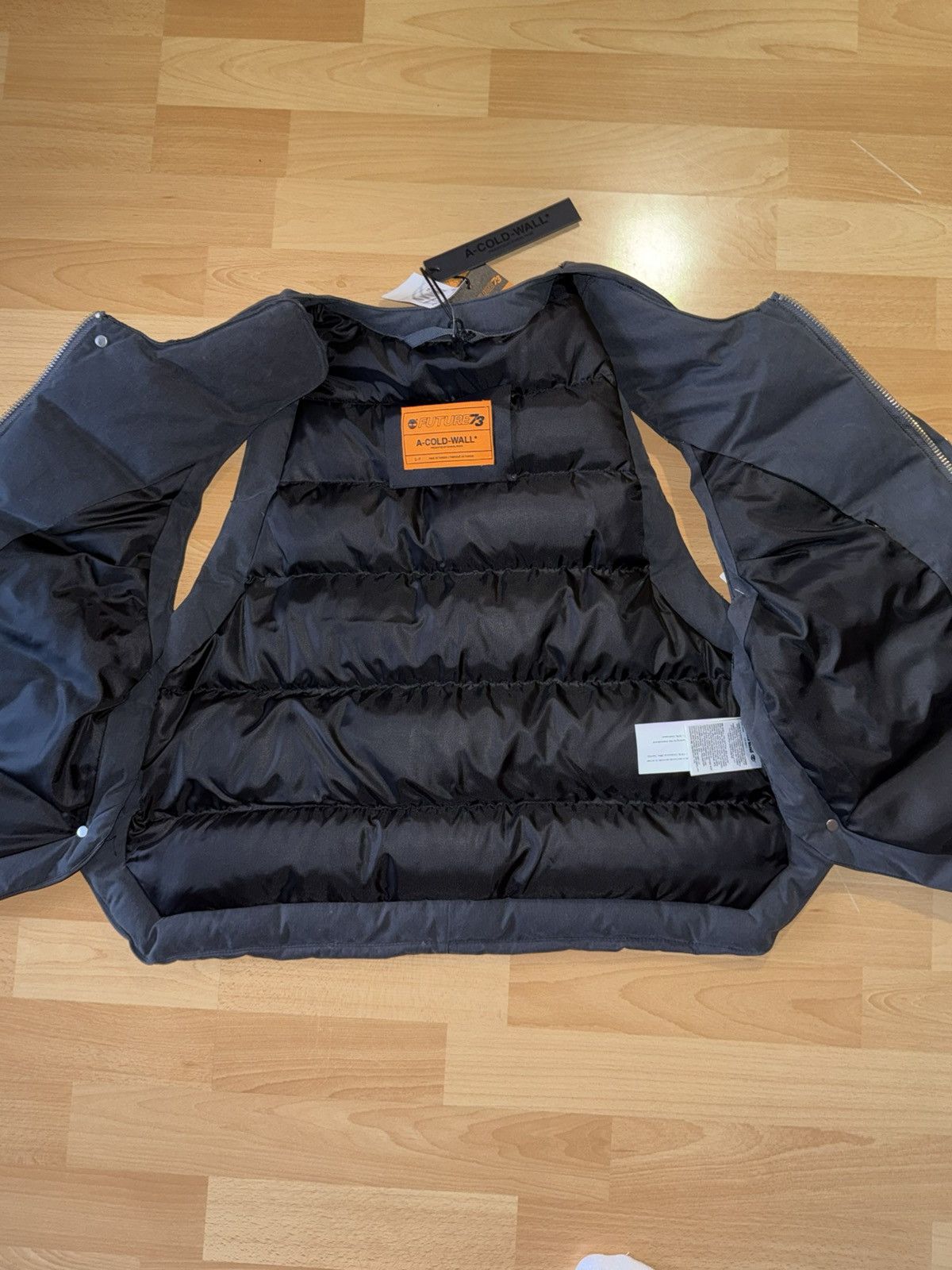A-COLD-WALL* × Timberland A-COLD-WALL × Timberland Vest Size US S / EU 44-46 / 1 - 5 Thumbnail
