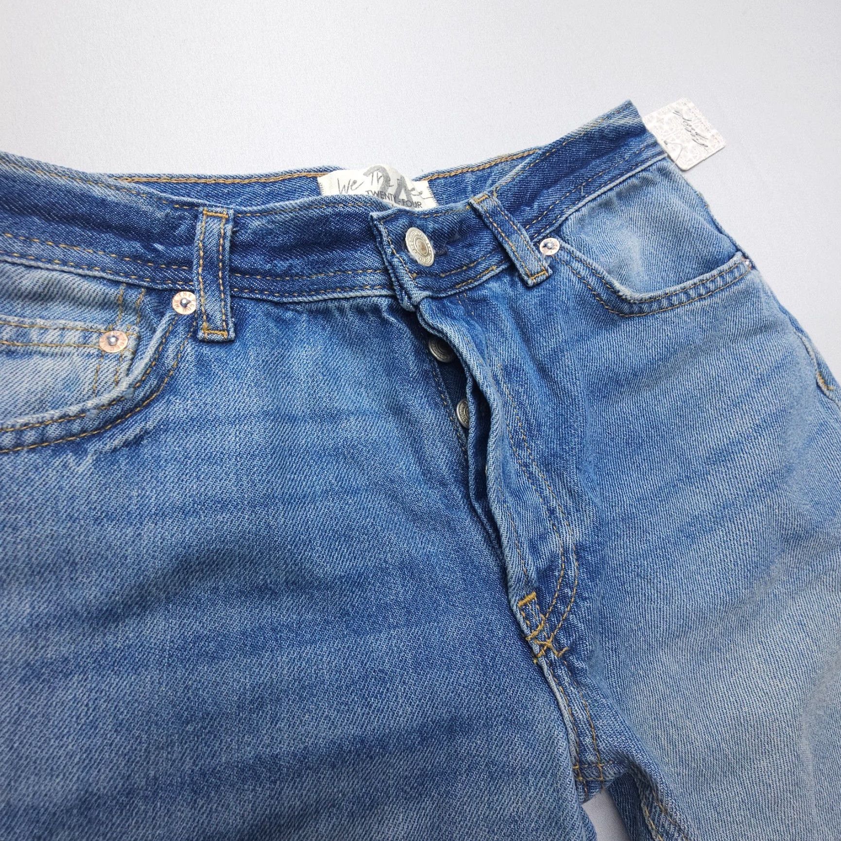 Vintage We The Free Boyfriend Jeans Size 24 Blue Distressed Mid Rise 5-Pocket Women's Size 42" / US 20 - 4 Thumbnail