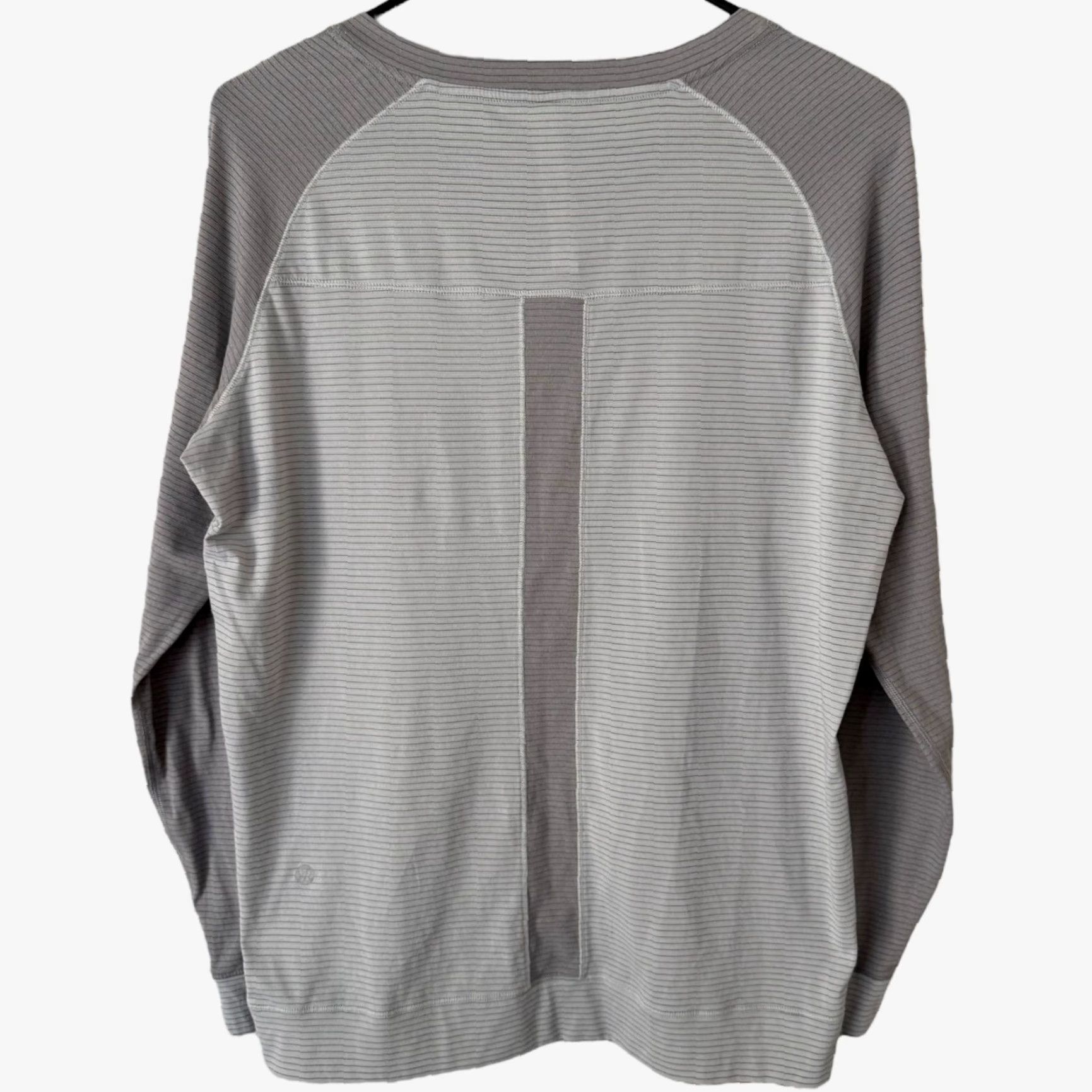 Lululemon Lululemon Runamuck Henley Pullover Gray Women Size 8 Athletic Long-Sleeve Top Size M / US 6-8 / IT 42-44 - 4 Thumbnail