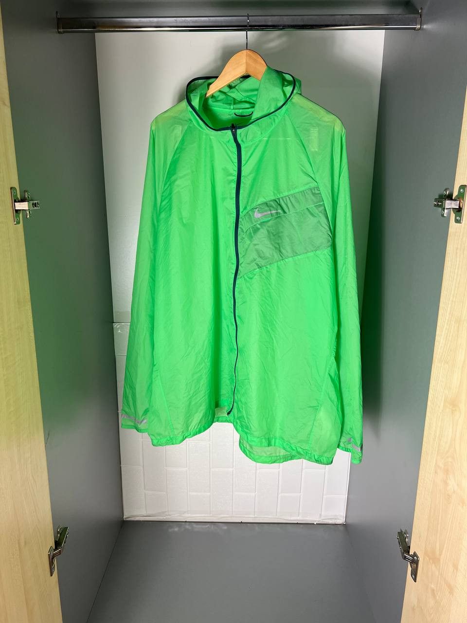 Nike VINTAGE NIKE NYLON LIGHT JACKET RUNNING RETRO DRILL Y2K 90s Size US XXL / EU 58 / 5 - 2 Thumbnail