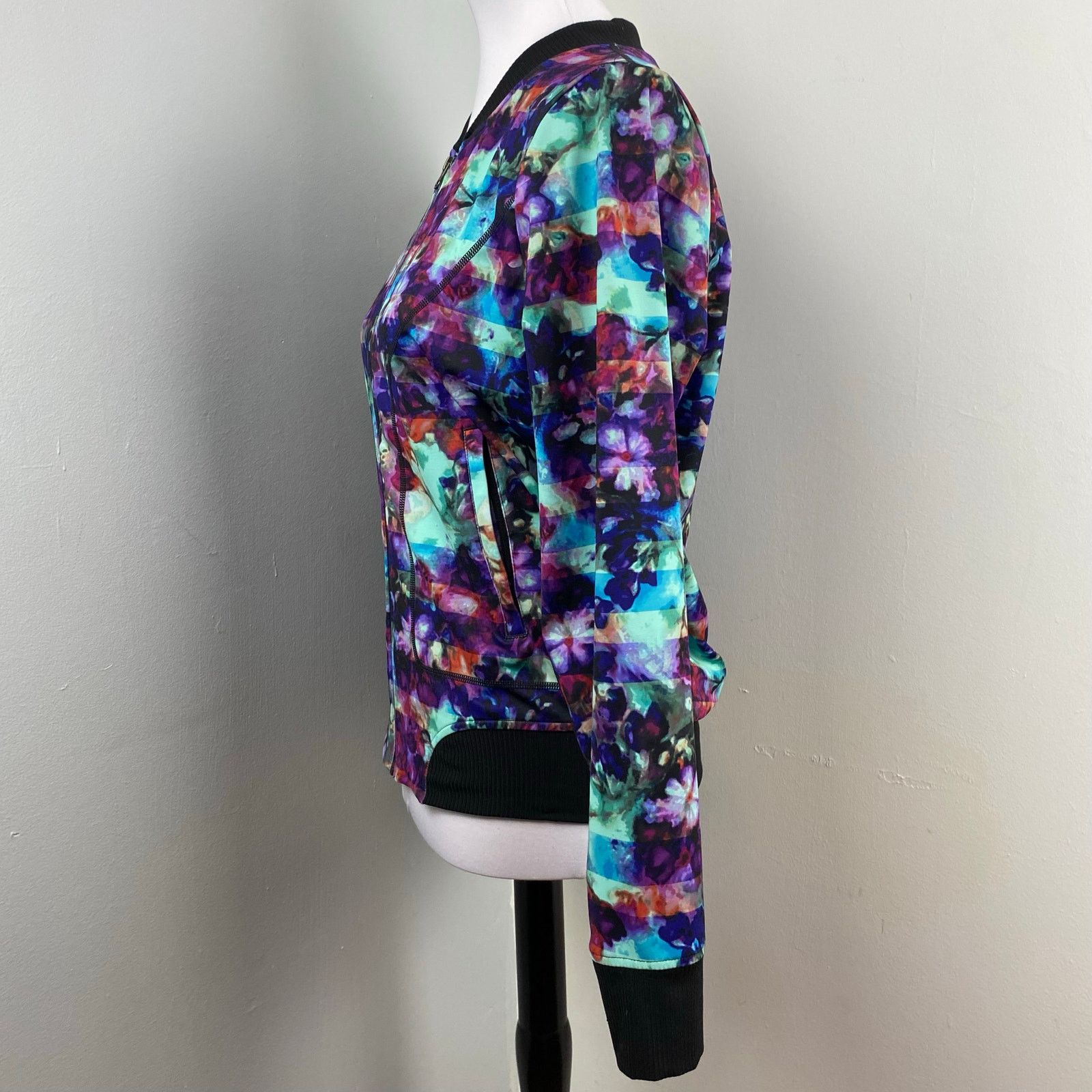 Athleta Athleta Floral Fade Bombtastic Jacket Medium Abstract Size M / US 6-8 / IT 42-44 - 6 Thumbnail