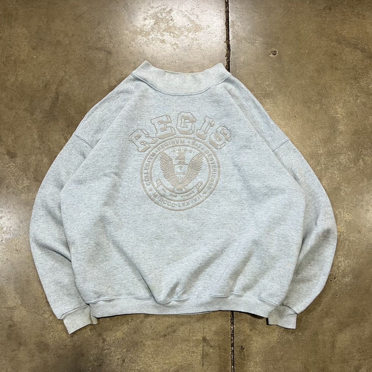 Vintage Vintage 80s Regis College Crewneck Sweatshirt Spell Out Boxy Size US L / EU 52-54 / 3 - 1 Thumbnail