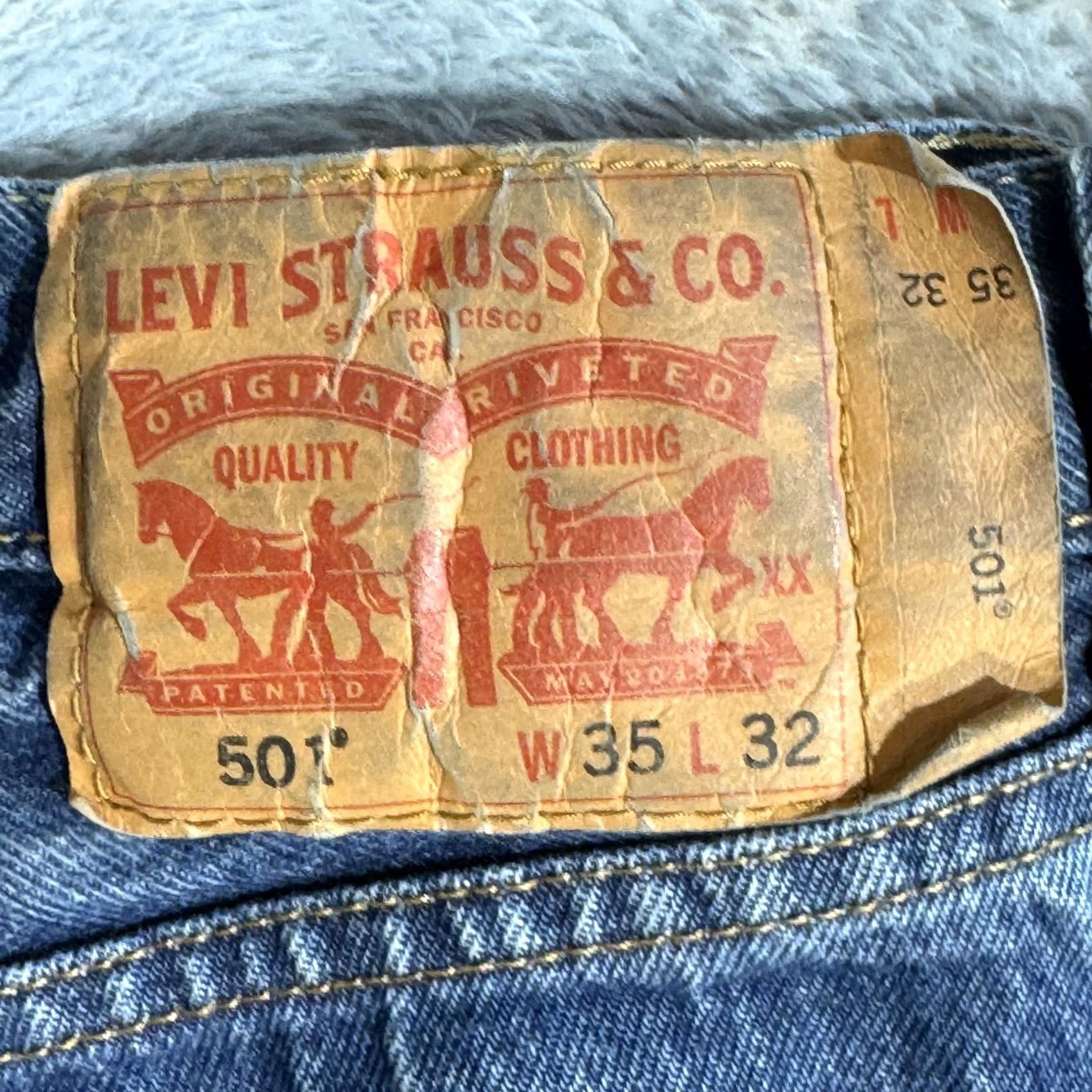 Levi's VINTAGE Levi’s 501 Jeans Mens 33x32 Blue Button Fly Straight Levis Denim Classic Jeans Mens Regular Blue 501 Original Straight New title: Size US 33 - 4 Thumbnail