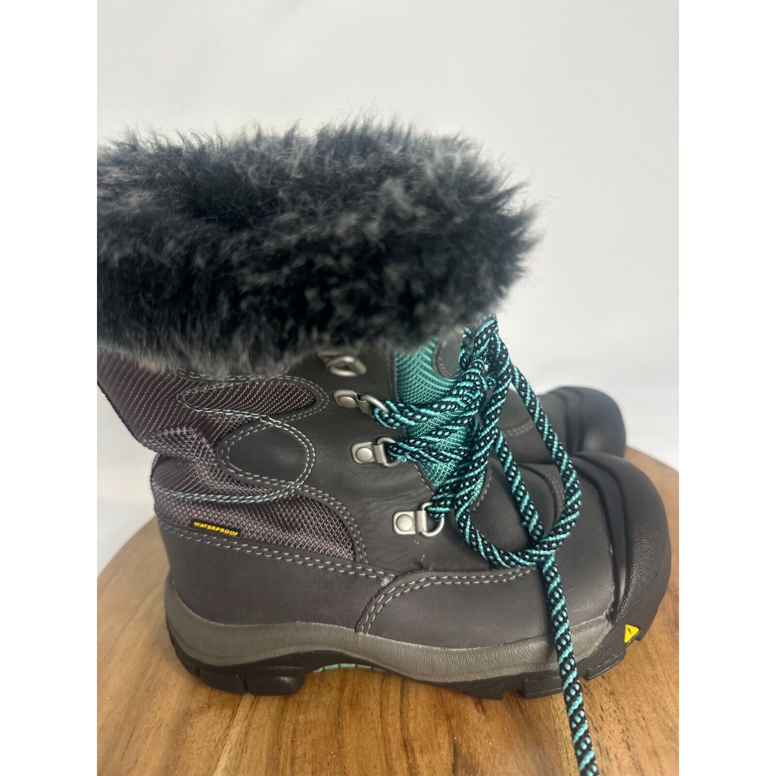 KEEN Keen Boots Size 11 Youth Winter Faux Fur Lined Speed Lace Size US 11 / IT 41 - 4 Thumbnail