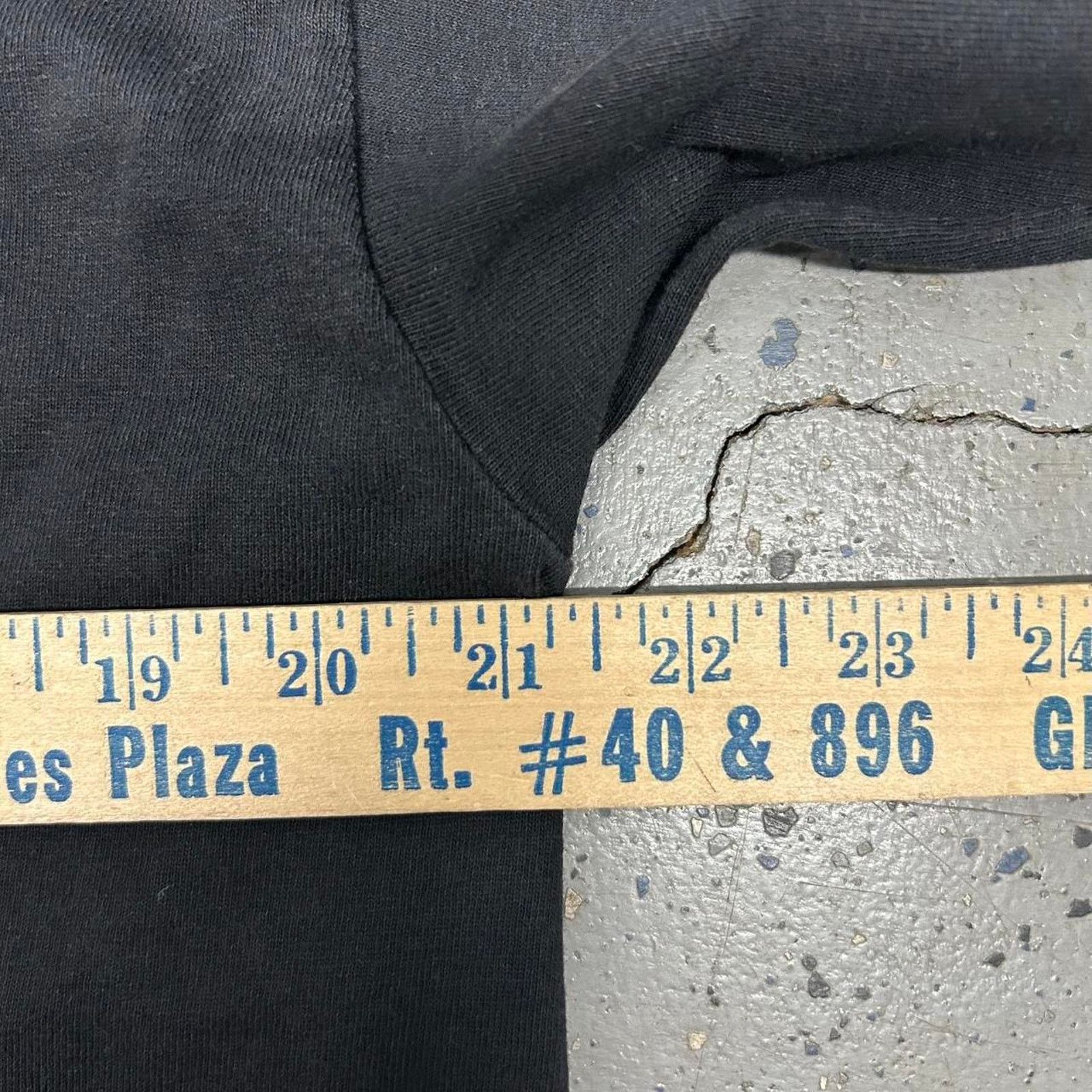 Gildan 2004 Six Feet Under Long Sleeve T-shirt Size US L / EU 52-54 / 3 - 4 Thumbnail