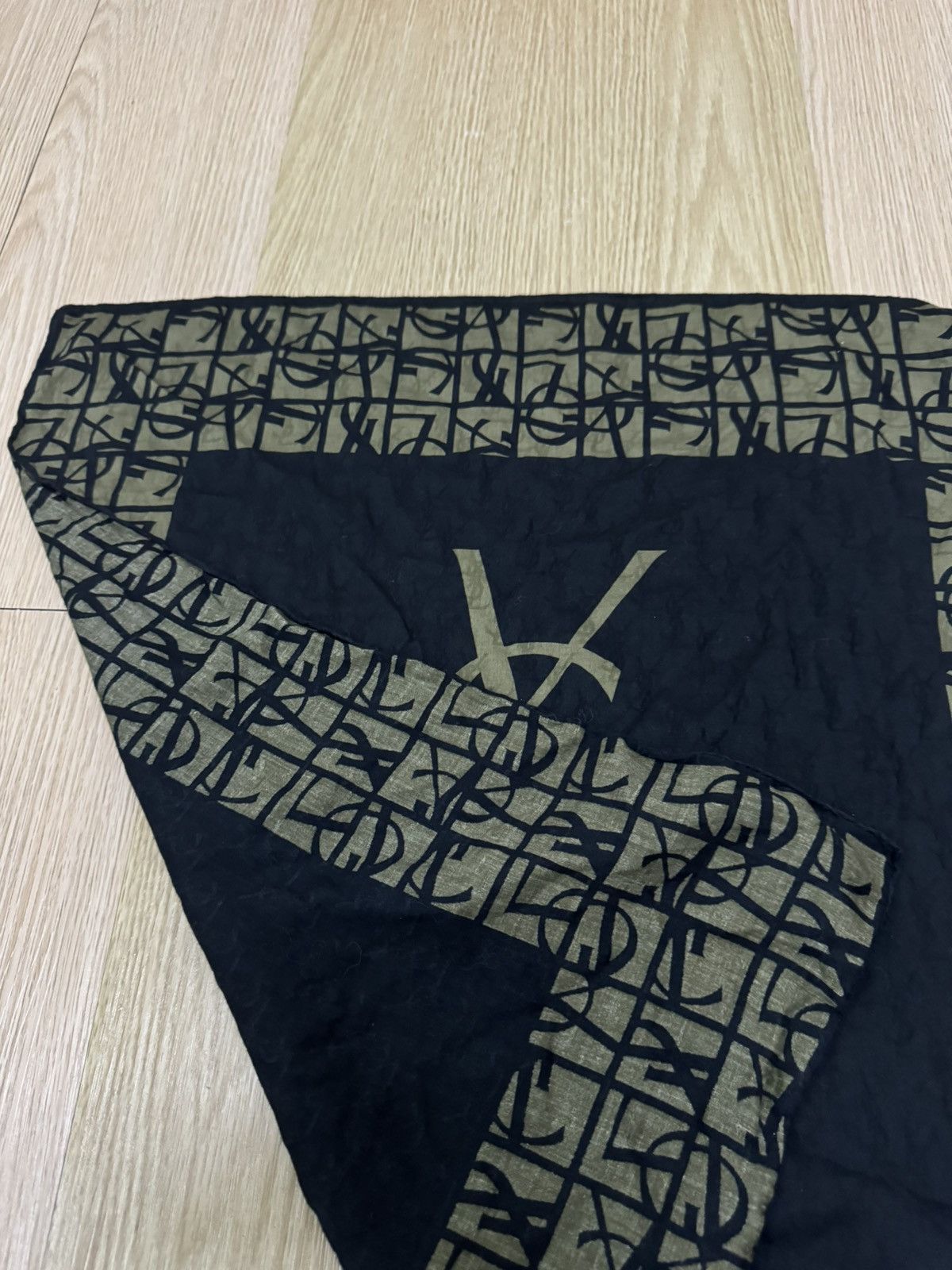 Yves Saint Laurent Yves Saint Laurent Monogram scarf/handkerchief Size ONE SIZE - 4 Thumbnail